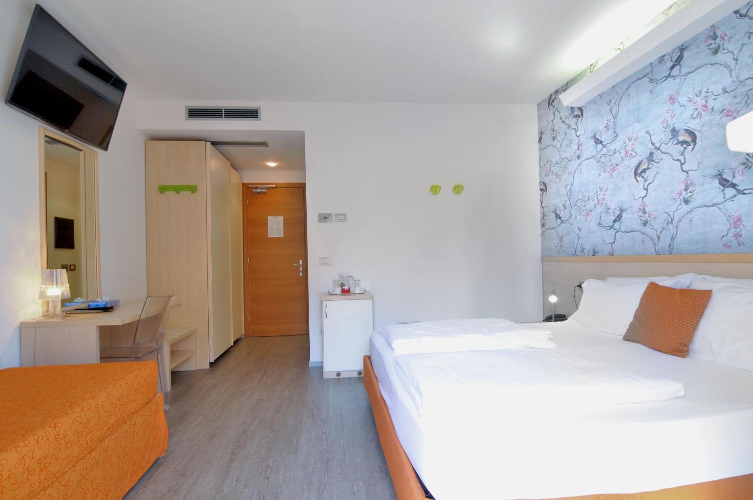 Superior Double or Twin Room with Balcony - Photo 6