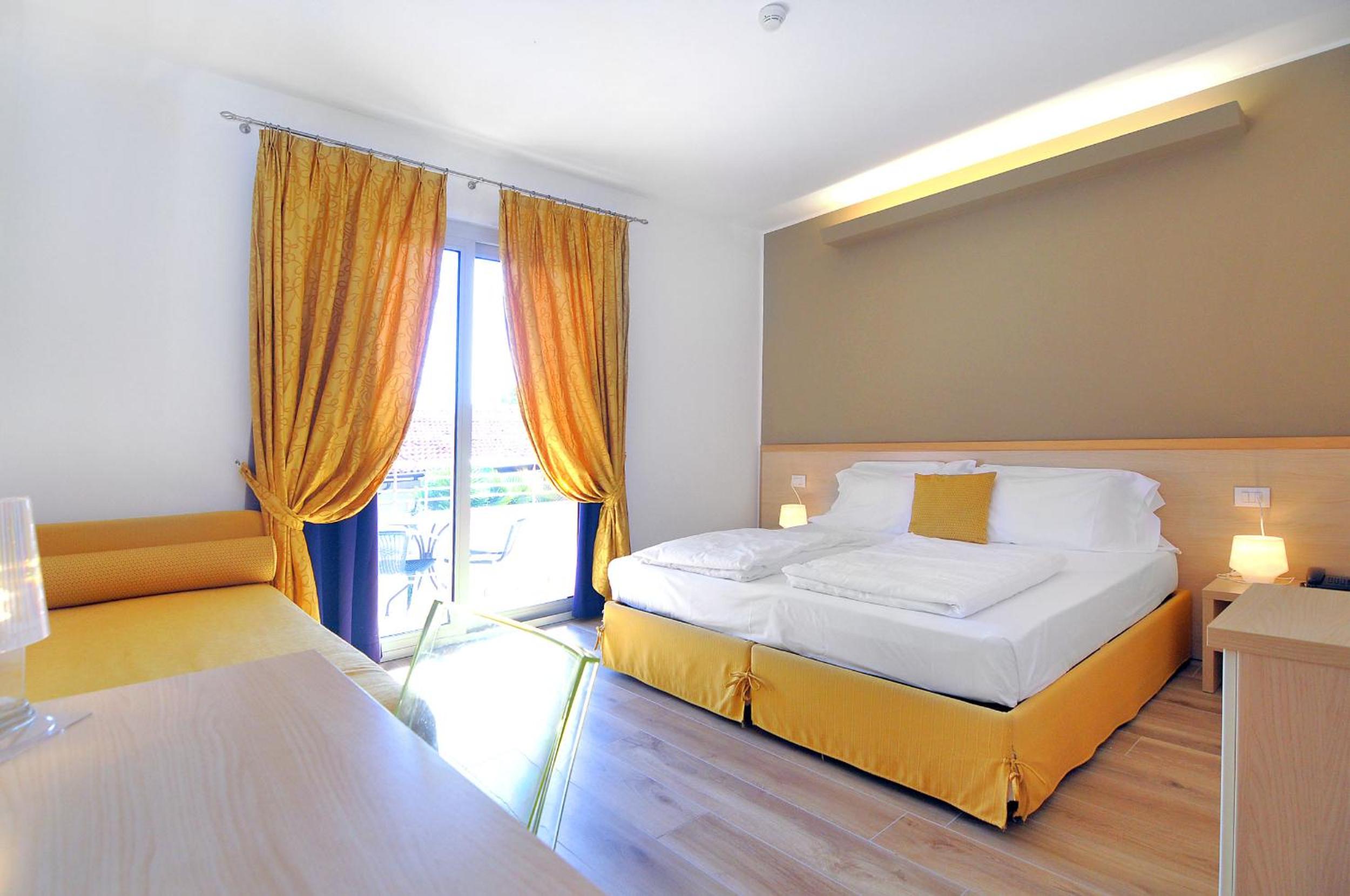 Superior Double or Twin Room with Balcony - Photo 4
