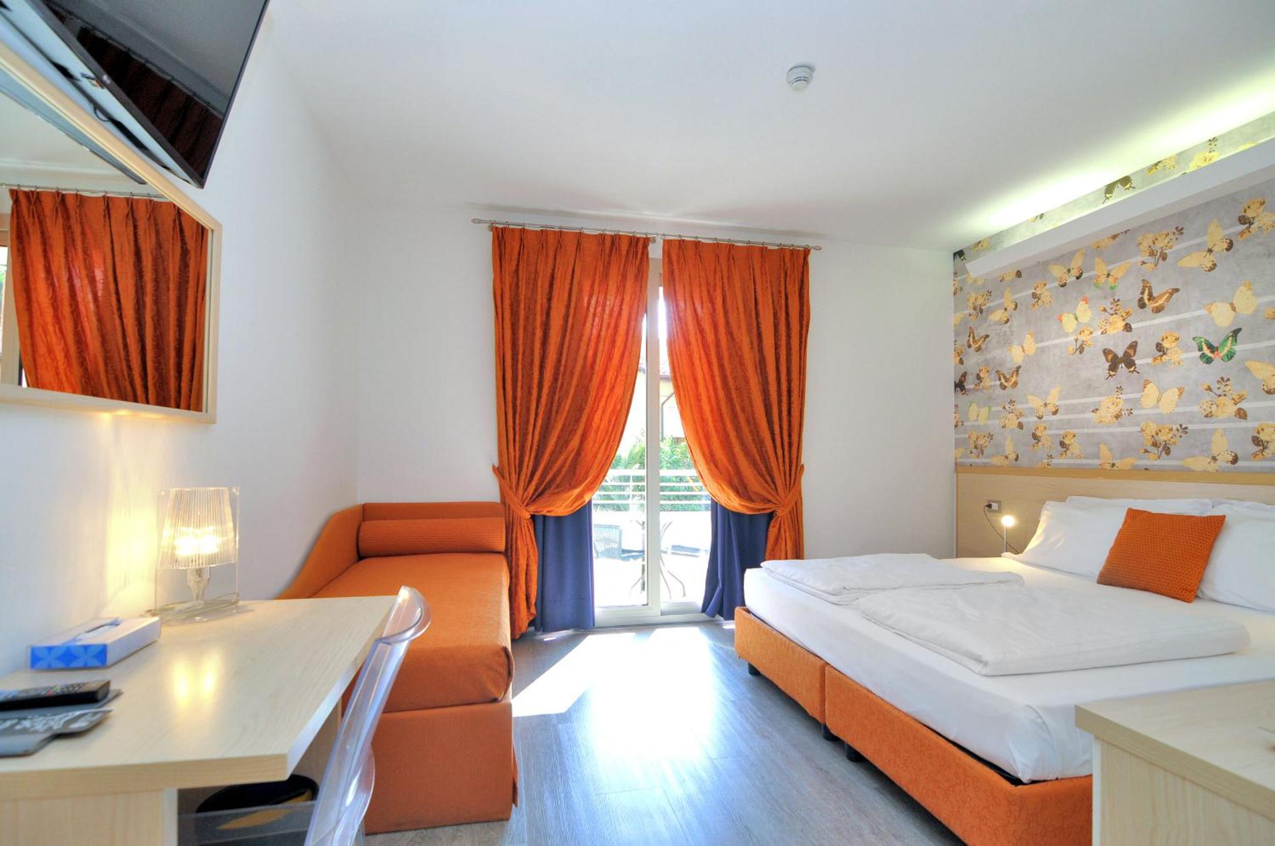 Superior Double or Twin Room with Balcony - Photo 8
