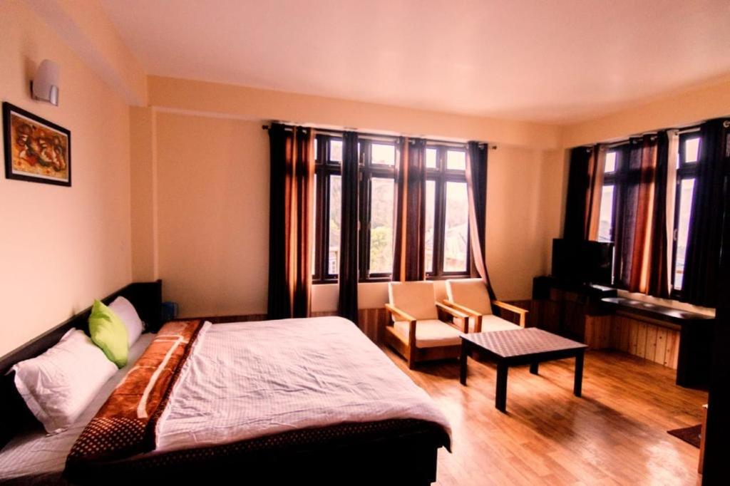 Triple Room with Balcony photo 2