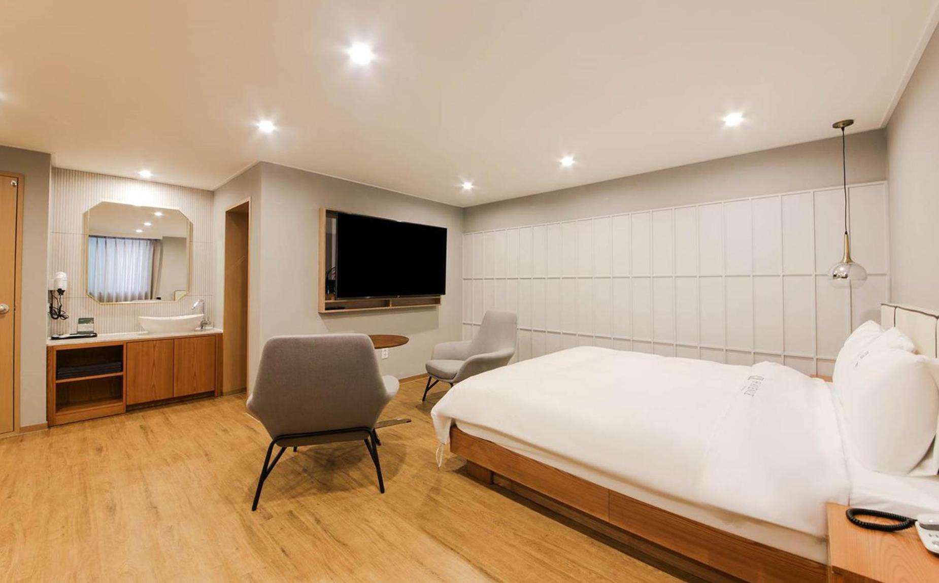 Deluxe Avenue Room photo 3