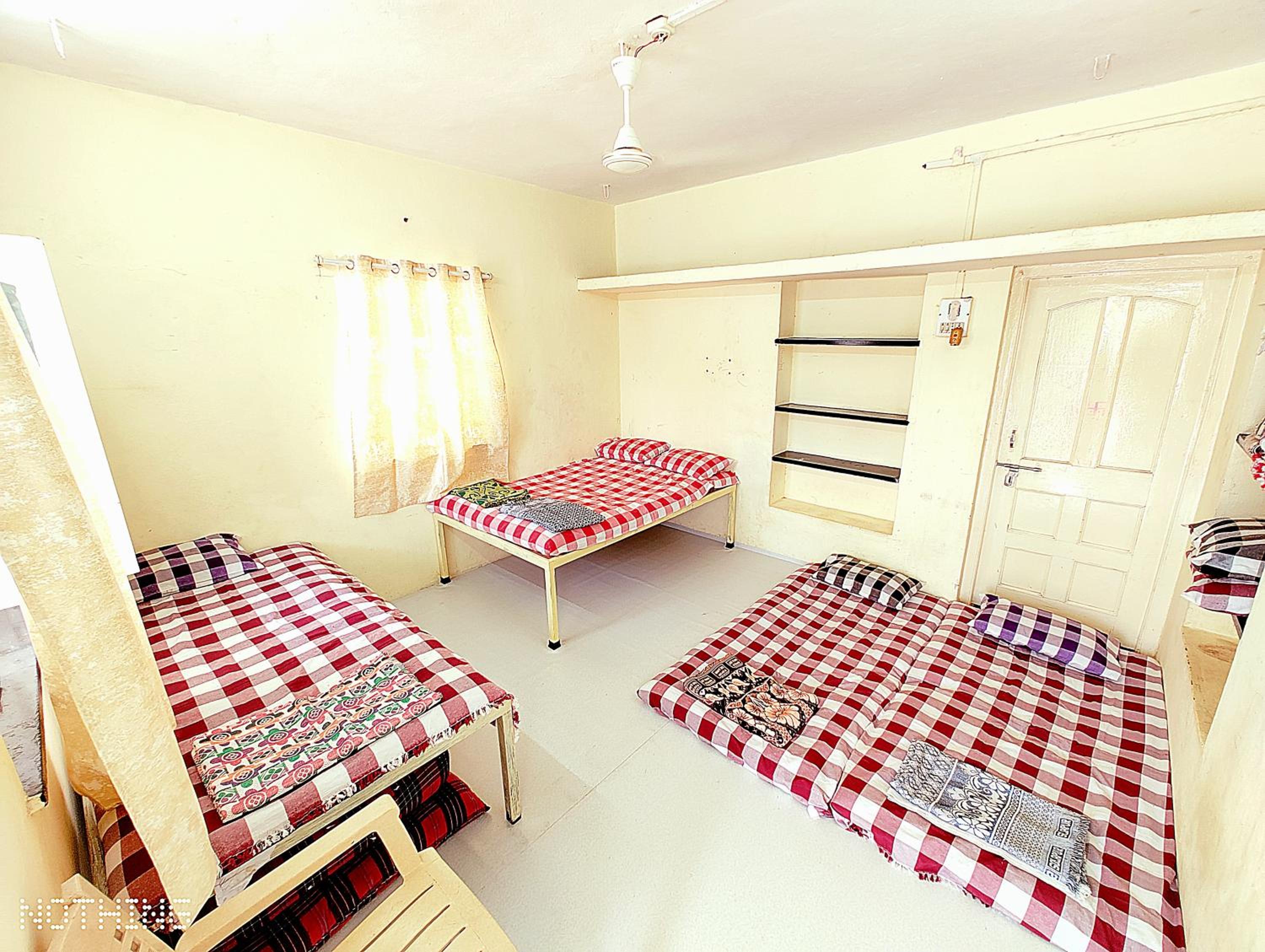 Triple Room with Private External Bathroom photo 2