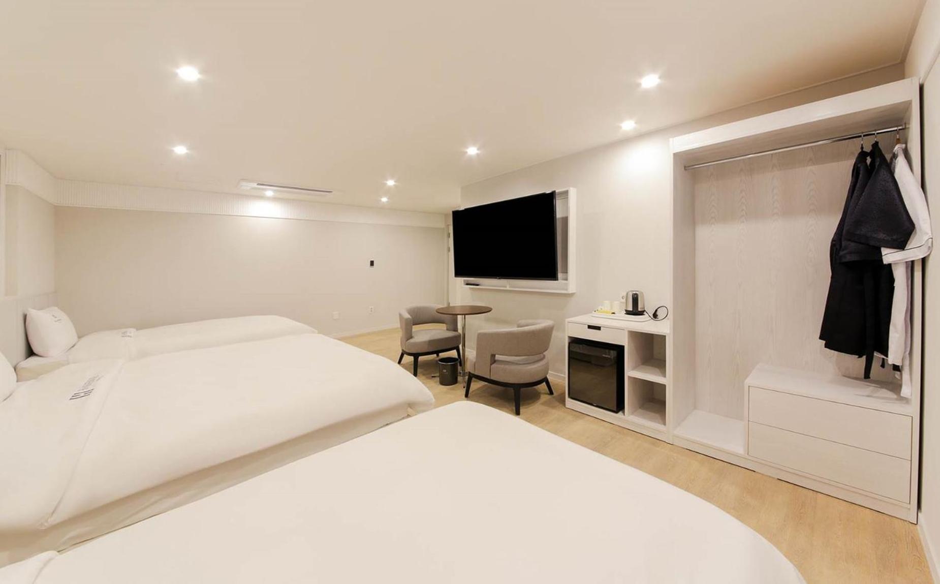 VIP Triple Room photo 2