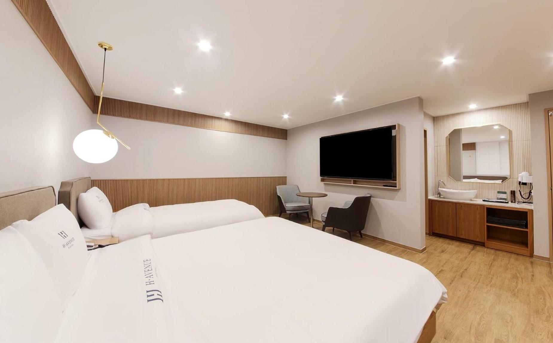Twin Room - Photo 4