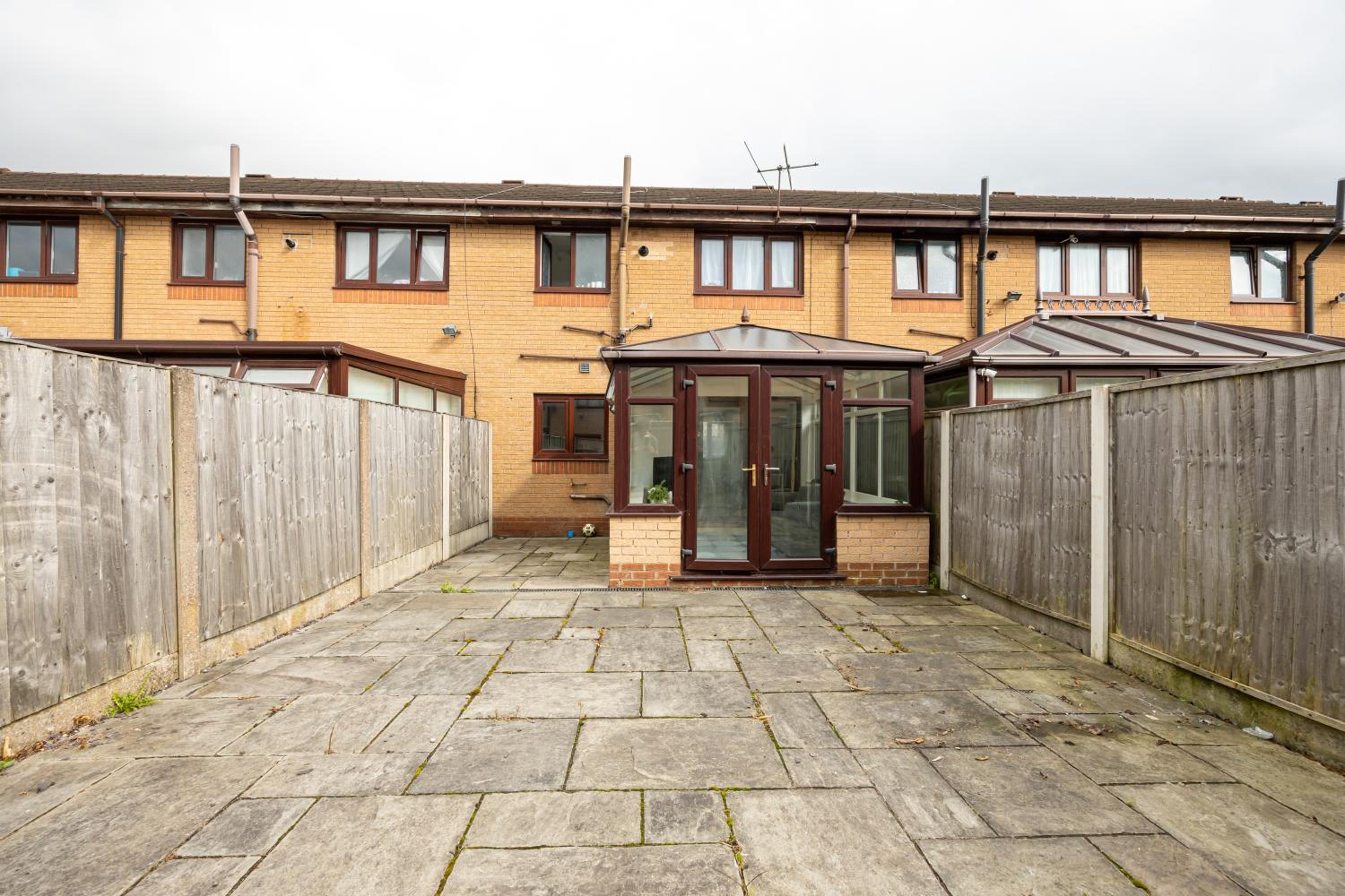 Three-Bedroom House photo 3