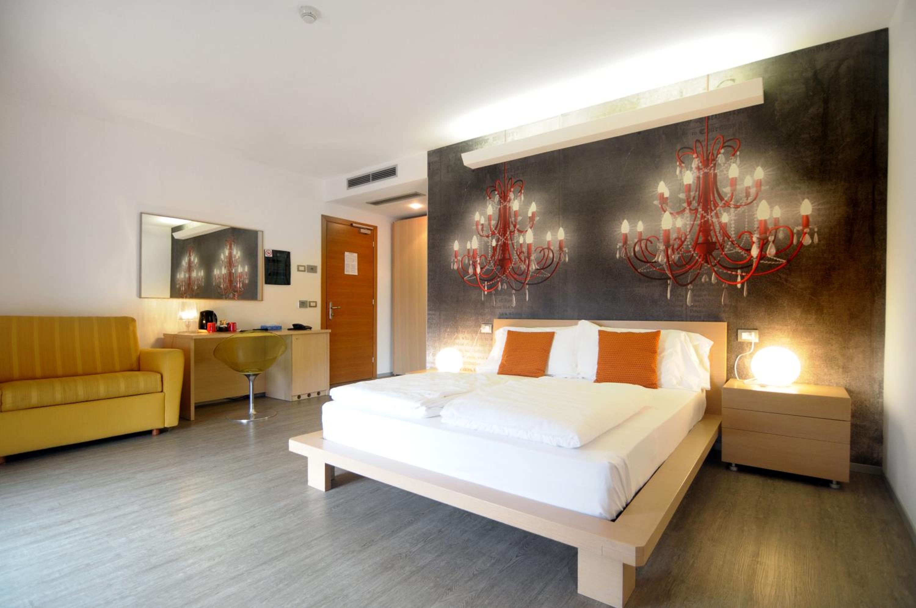Deluxe Junior Suite - Photo 7
