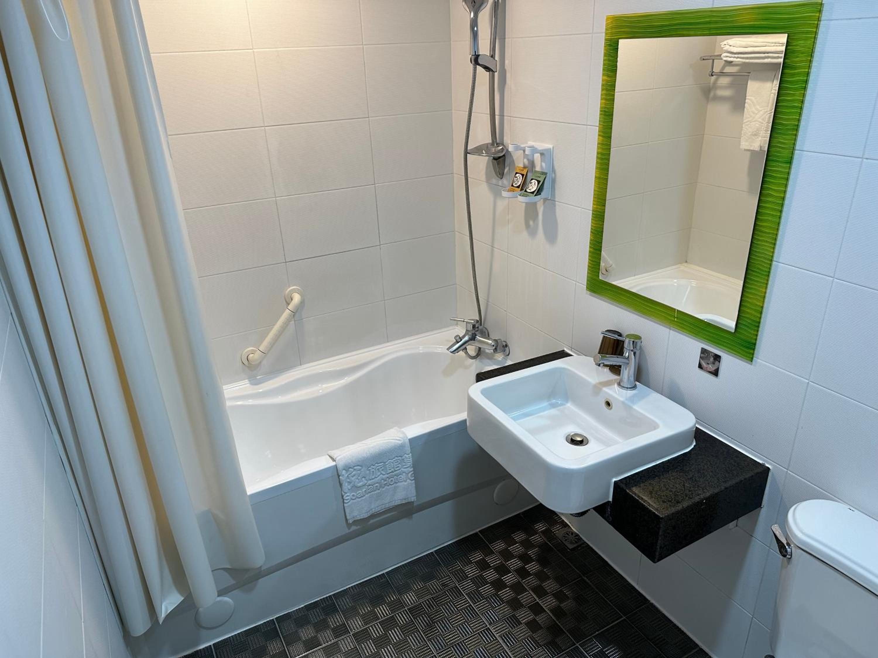 Deluxe Double Room - Photo 7