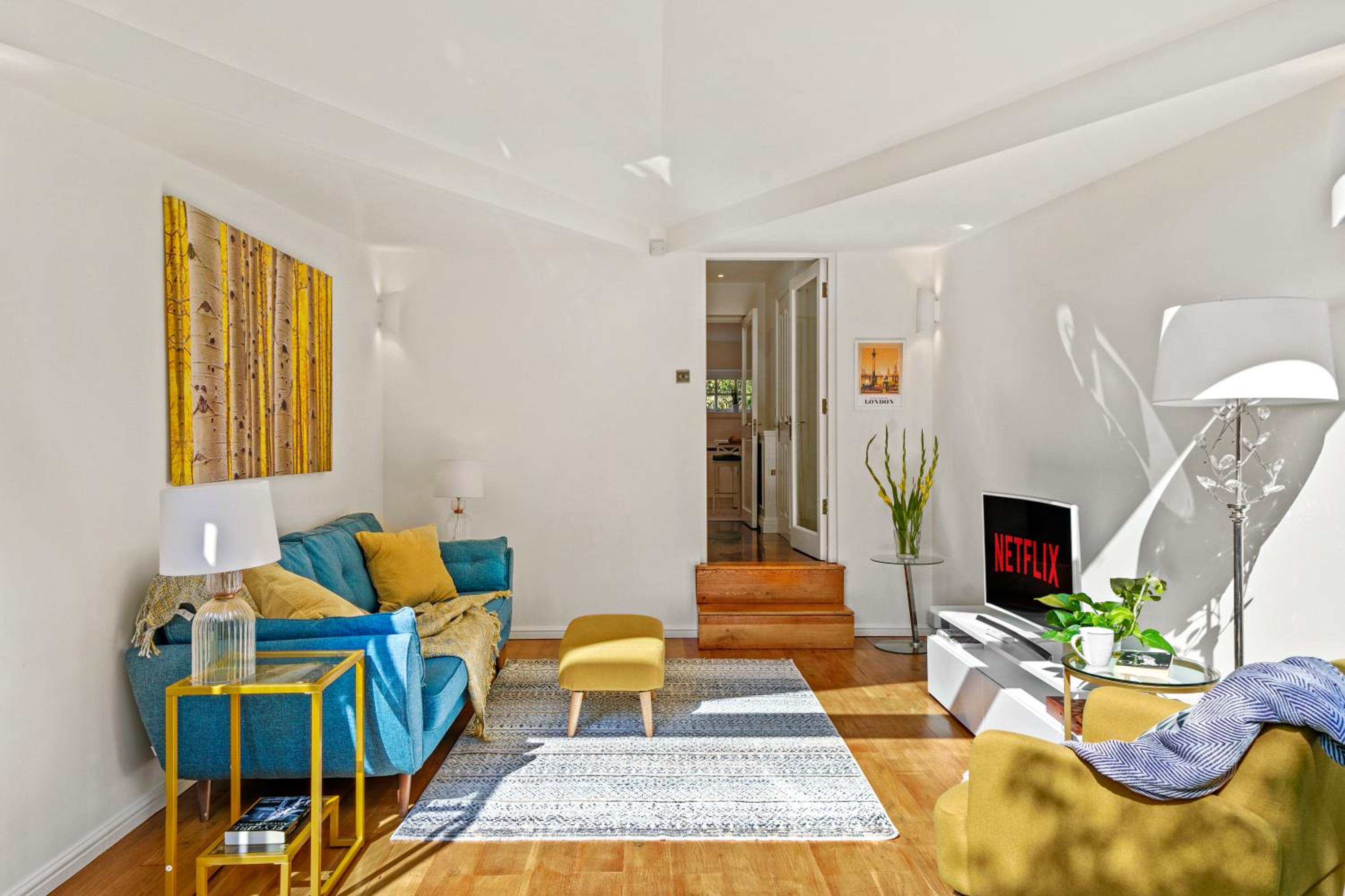 Three-Bedroom House photo 2
