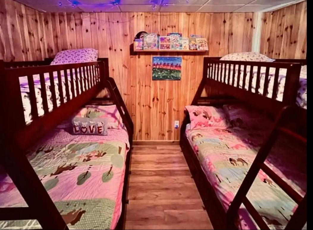 Four-Bedroom House photo 1