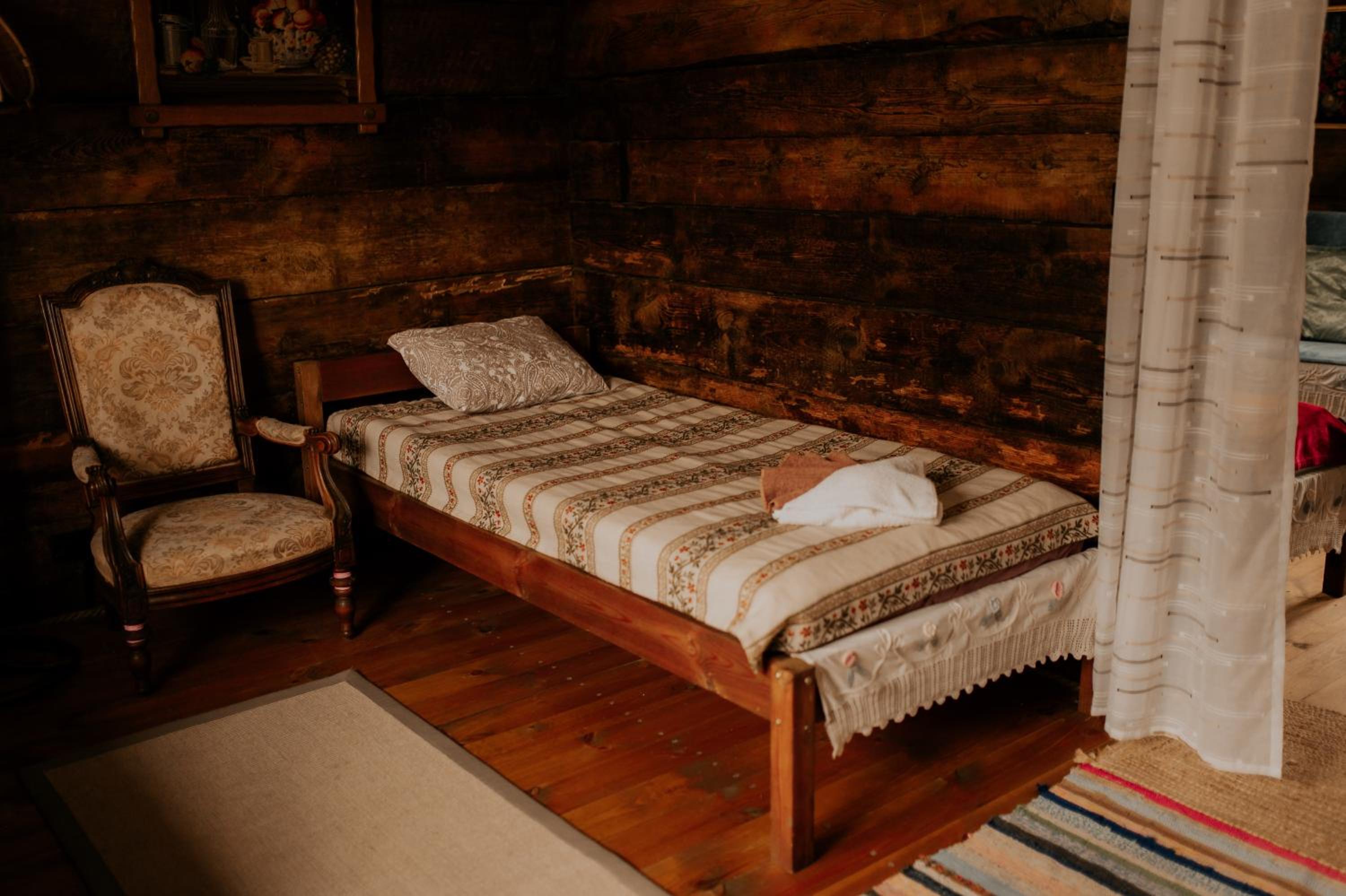 Three-Bedroom House - Photo 13