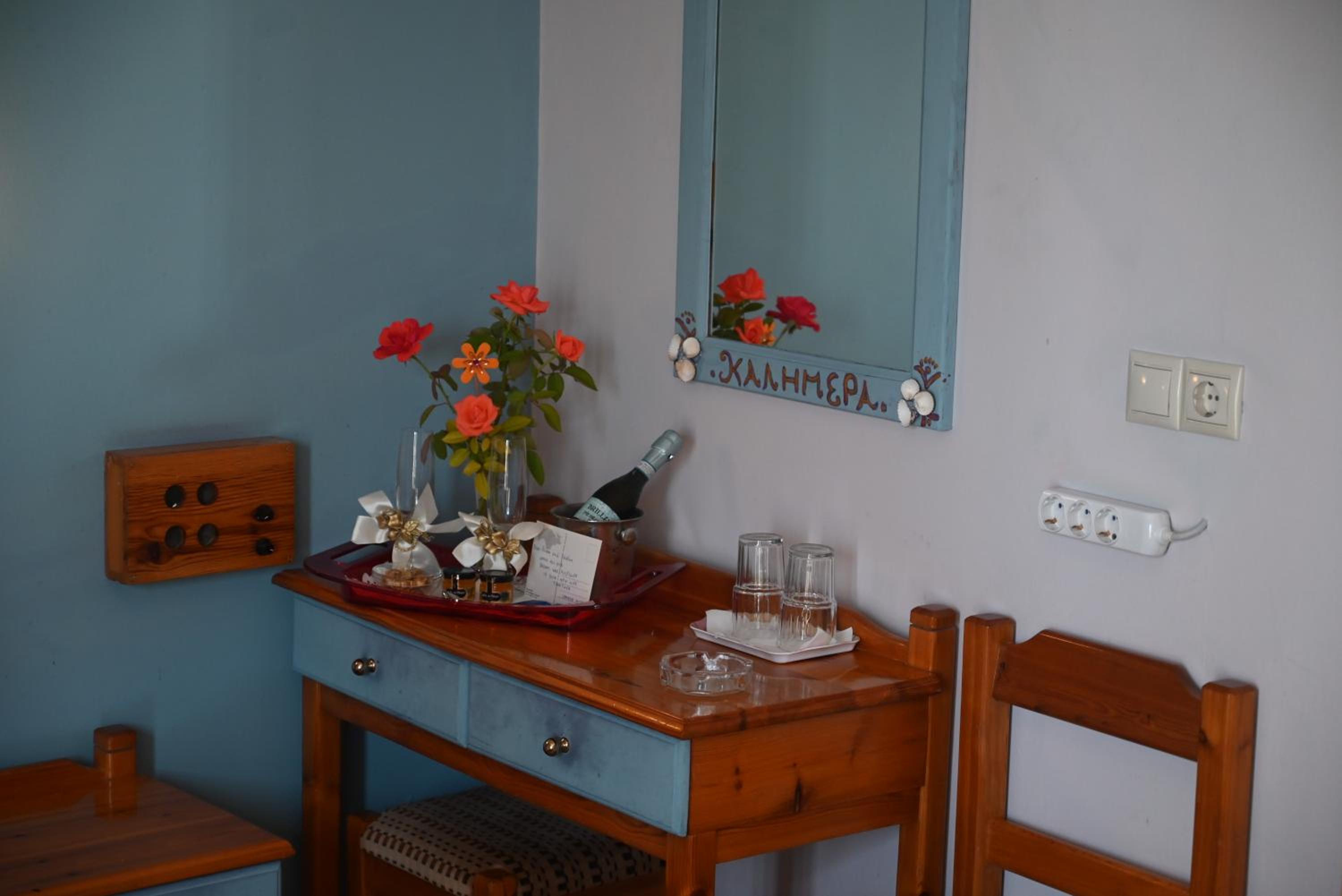 Double Room with Balcony and Sea View- Top floor - Photo 1