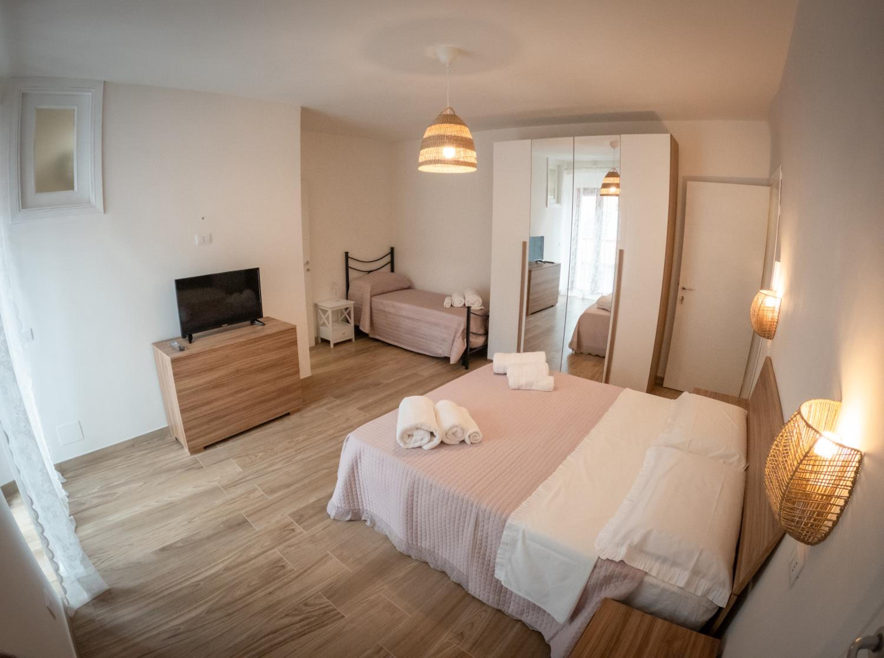 Quadruple Room with Private Bathroom