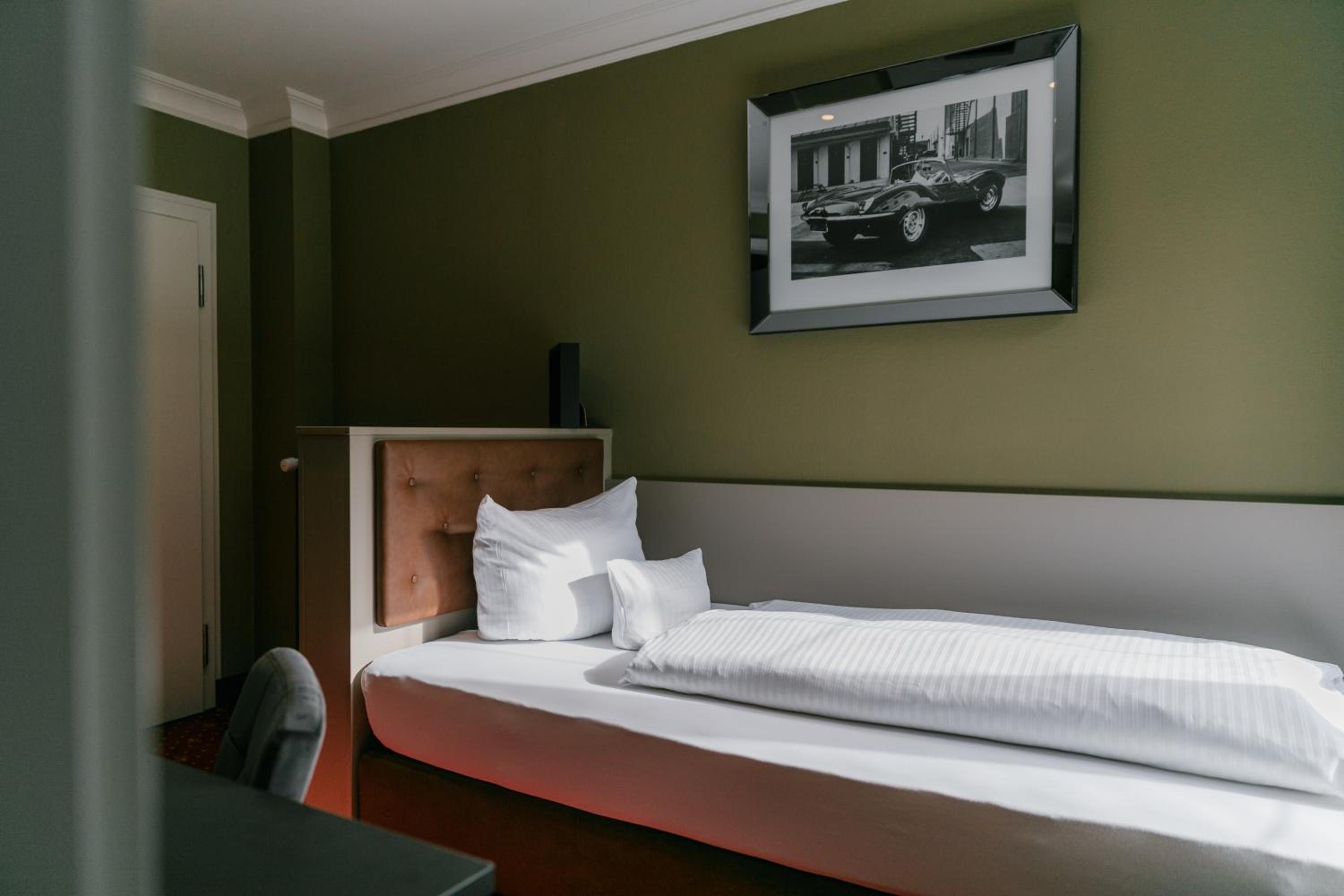Standard Single Room