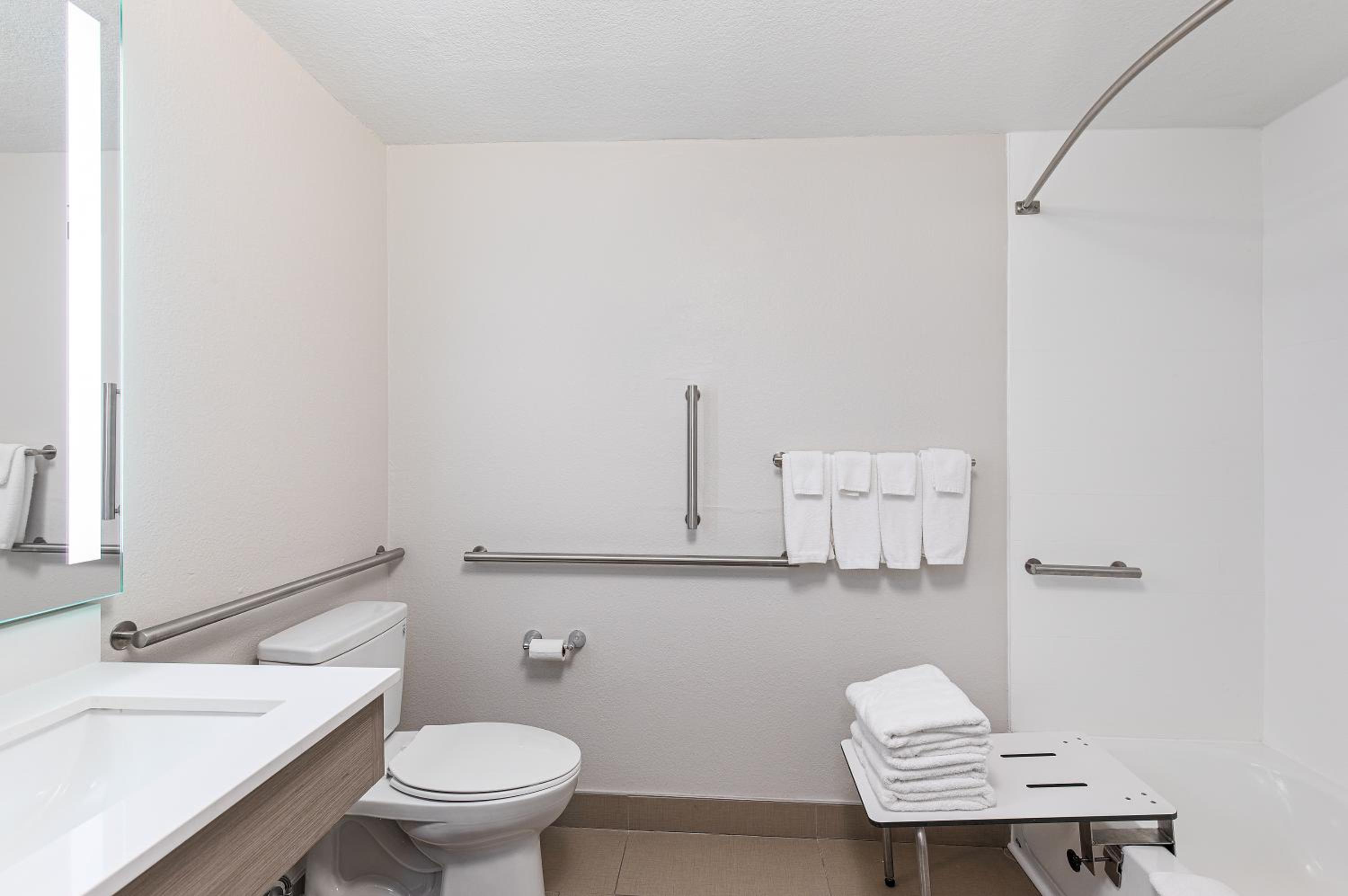King Room - Disability Access - Photo 6