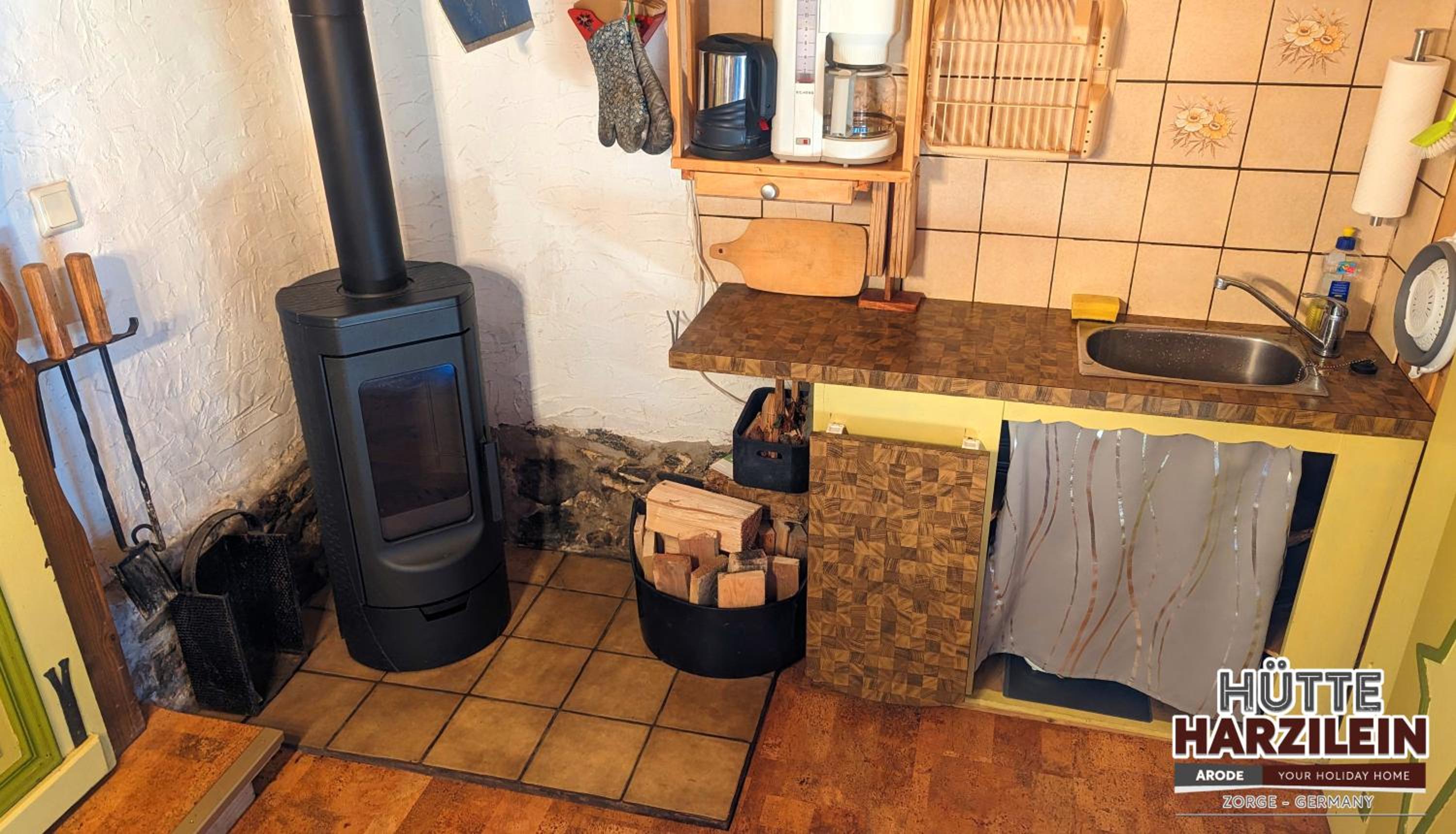 One-Bedroom House - Photo 9