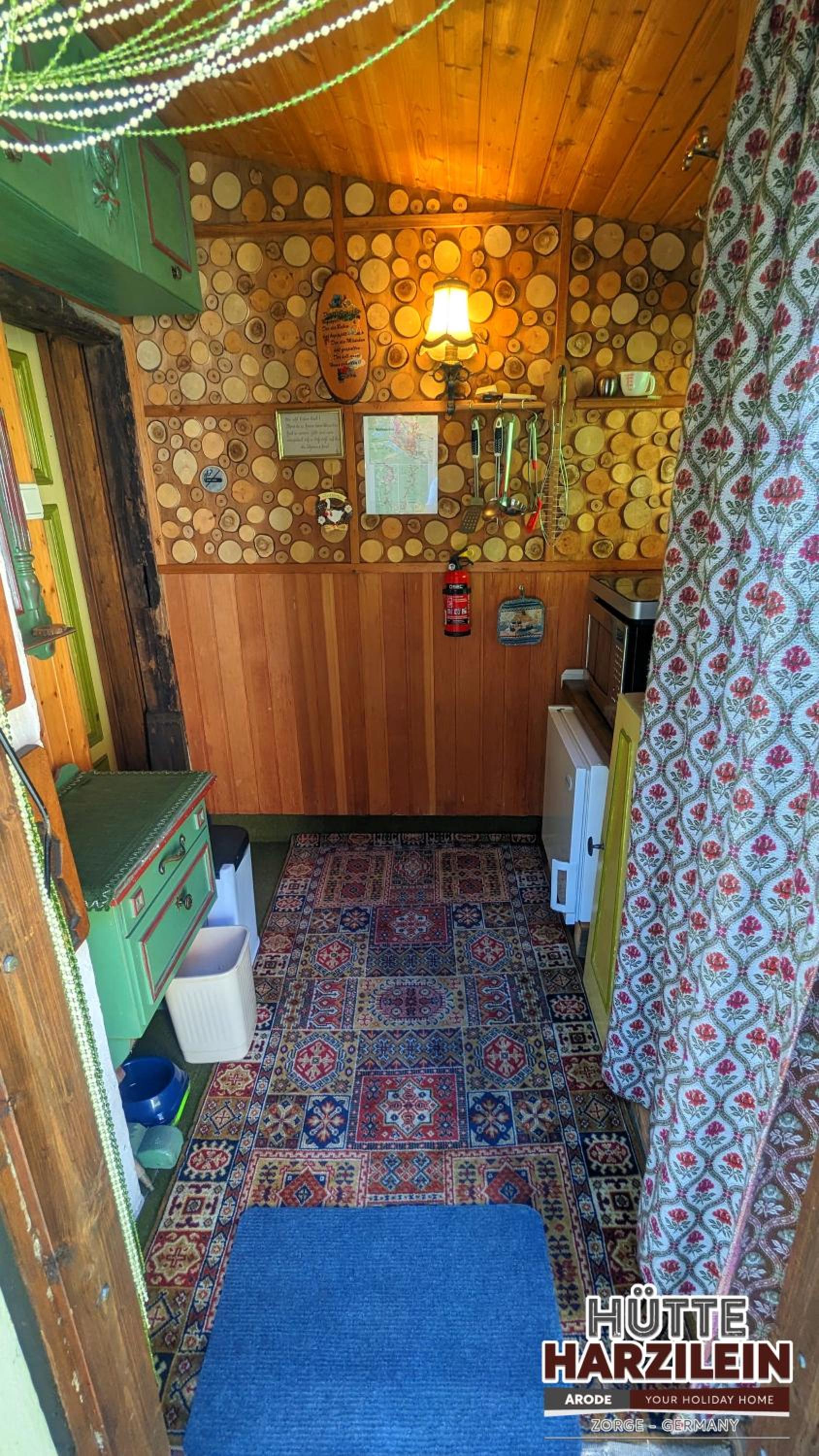 One-Bedroom House - Photo 29