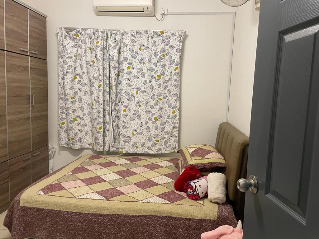 Four-Bedroom House photo 3