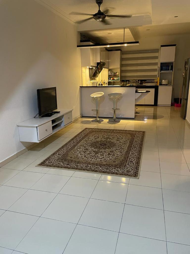 Four-Bedroom House photo 2
