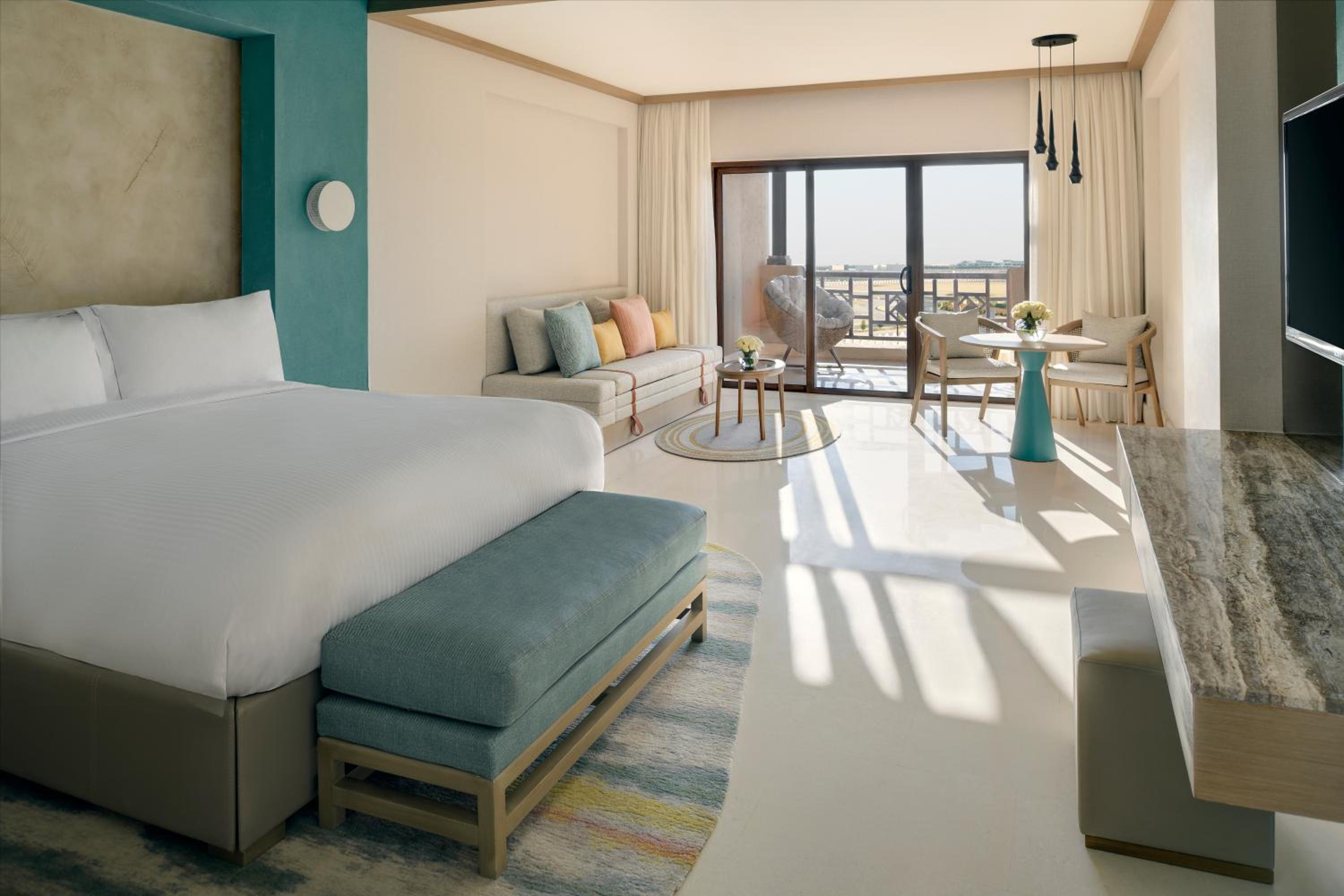 Premium King Room - North Wing/Club - Photo 1