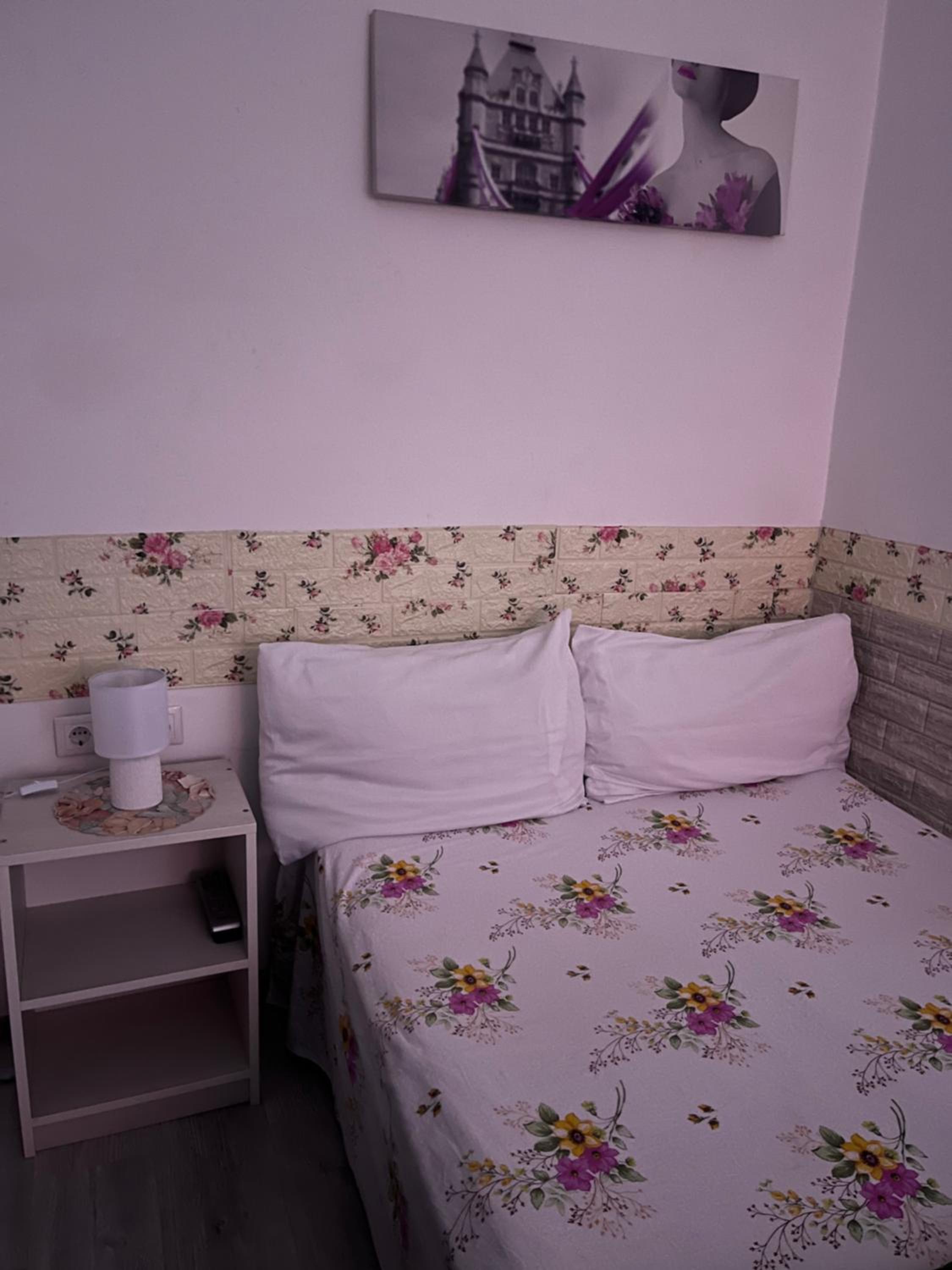 Double Room with Private Bathroom - Photo 4