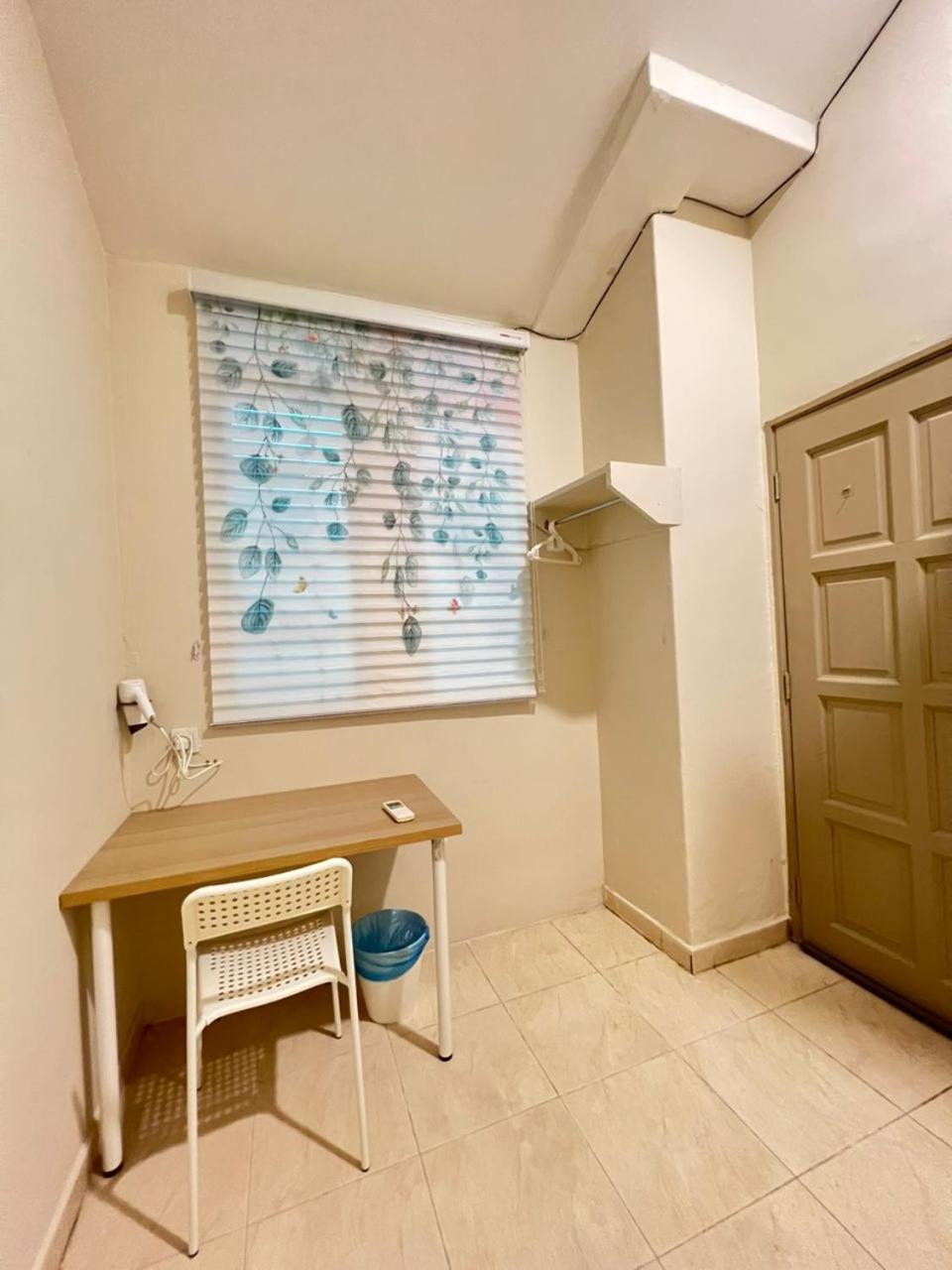 Double Room with Private Bathroom - Photo 12