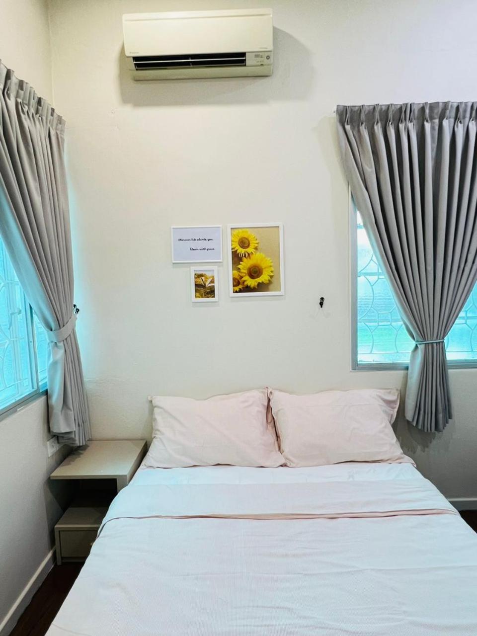 Double Room with Private Bathroom - Photo 14