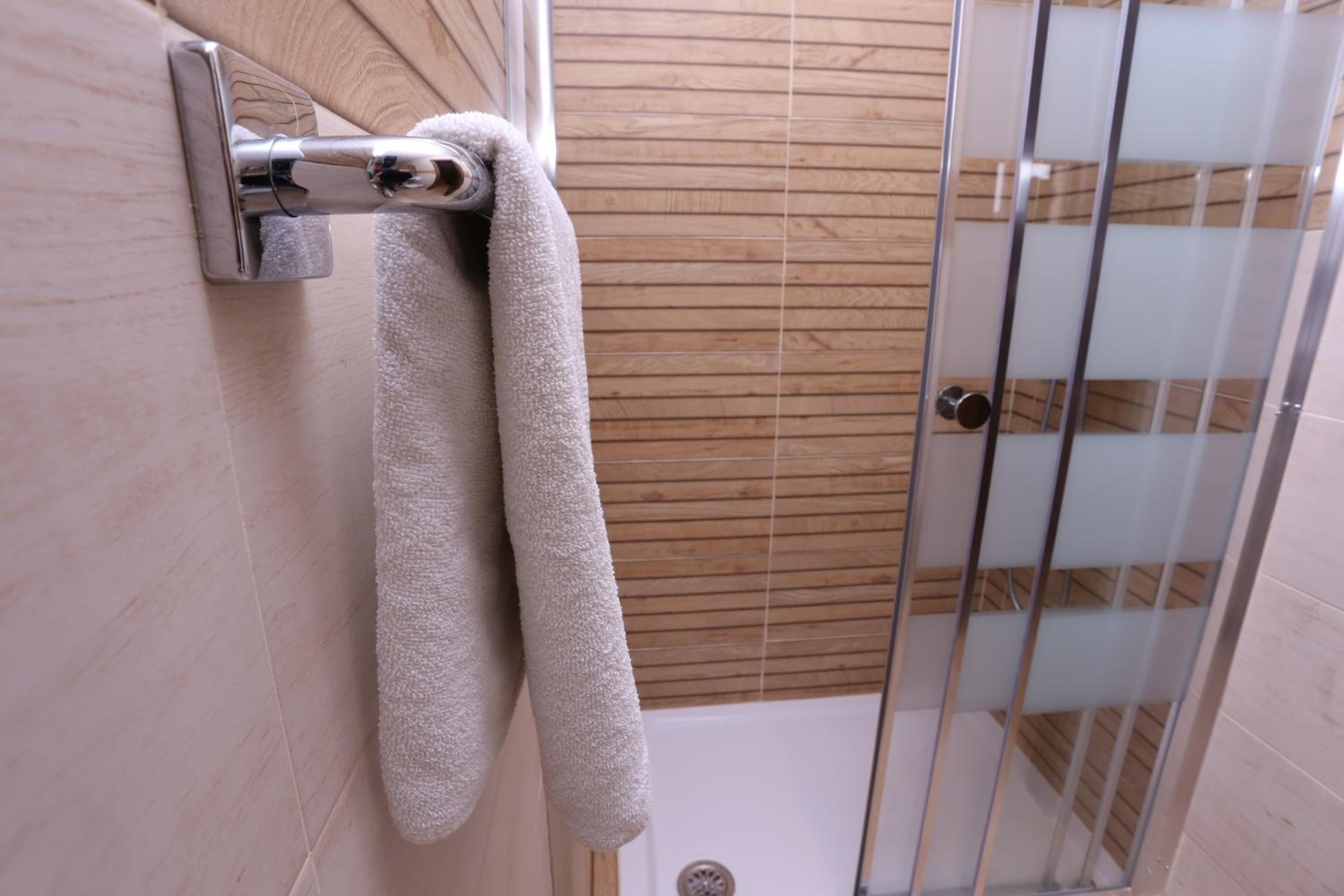 Double Room - Photo 9