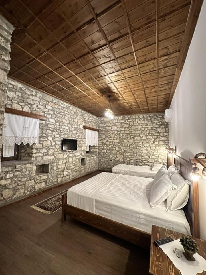 Triple Room with Bathroom photo 1
