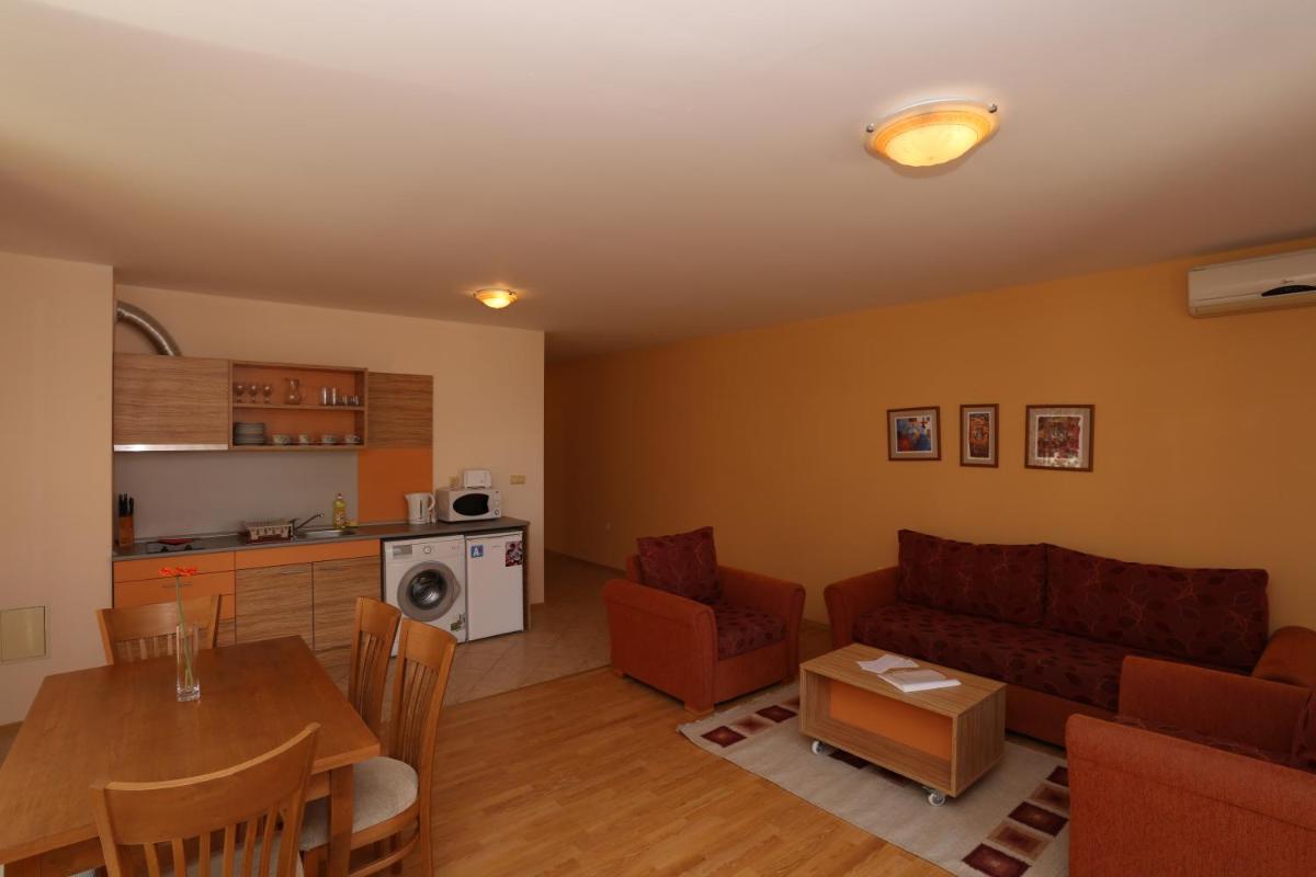 One-Bedroom Apartment with Balcony - Photo 4