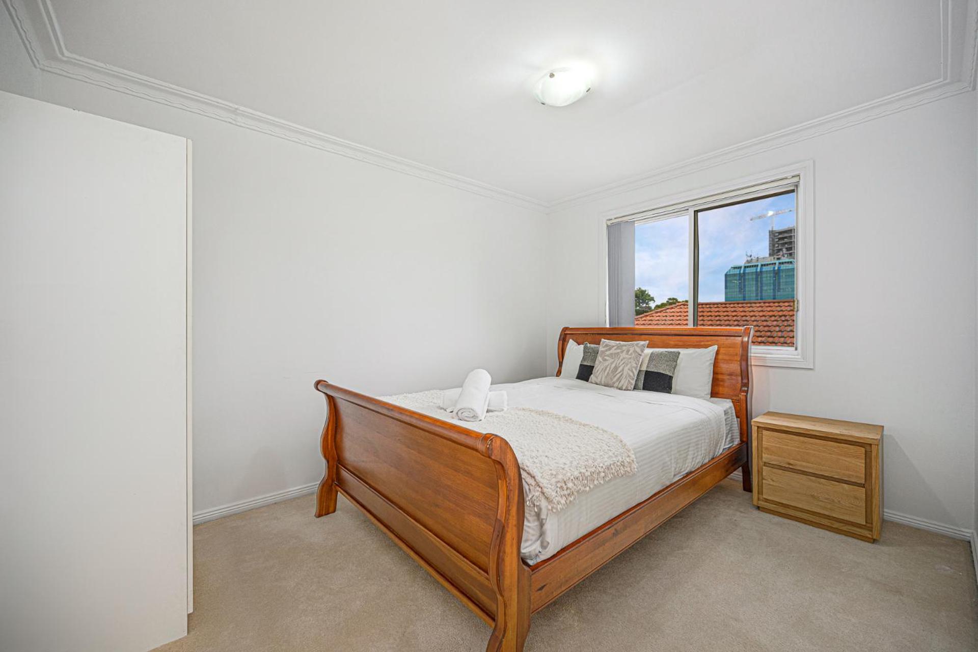 Three-Bedroom House photo 2