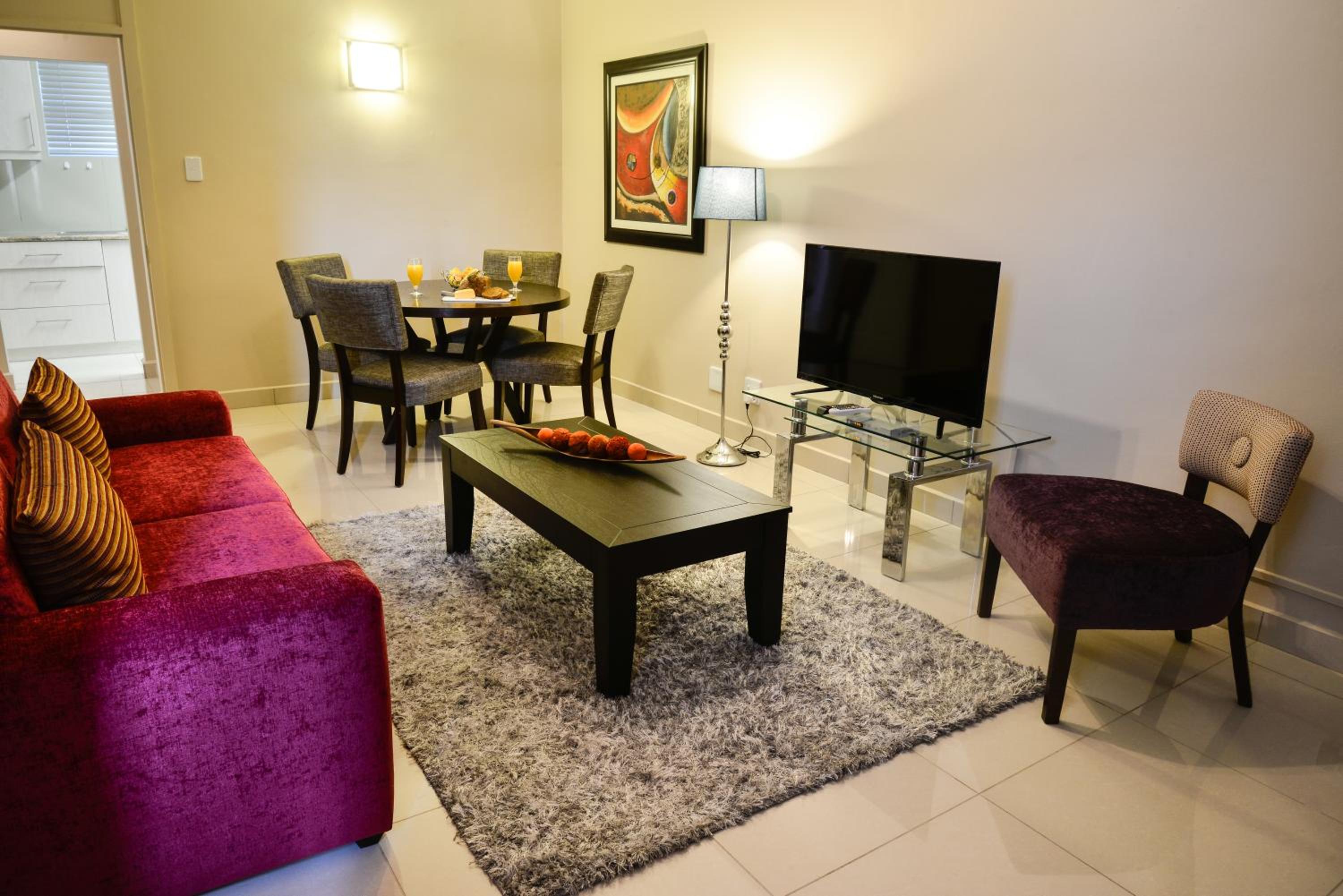 Apartment photo 2