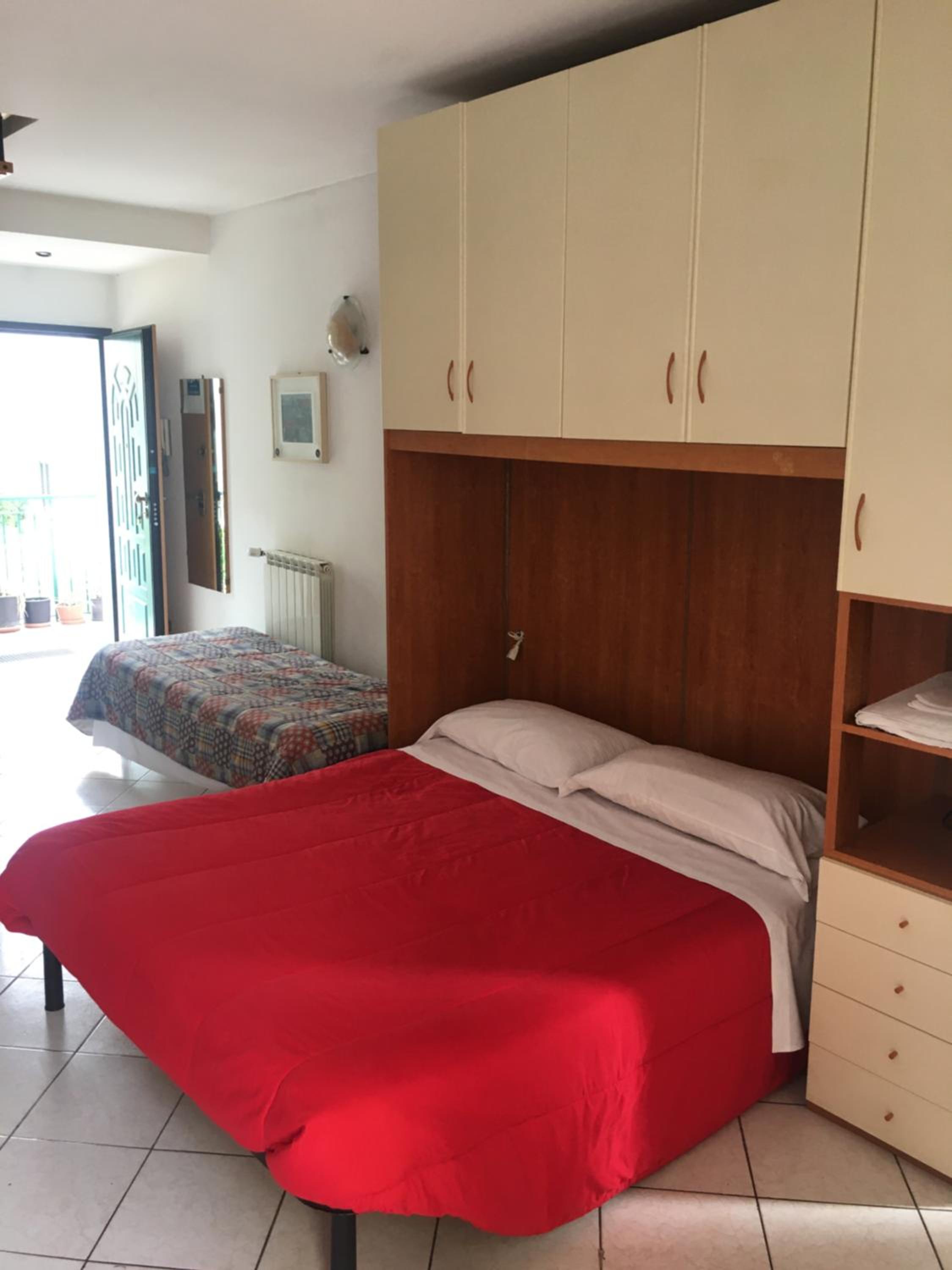 Apartment with Balcony - Photo 3