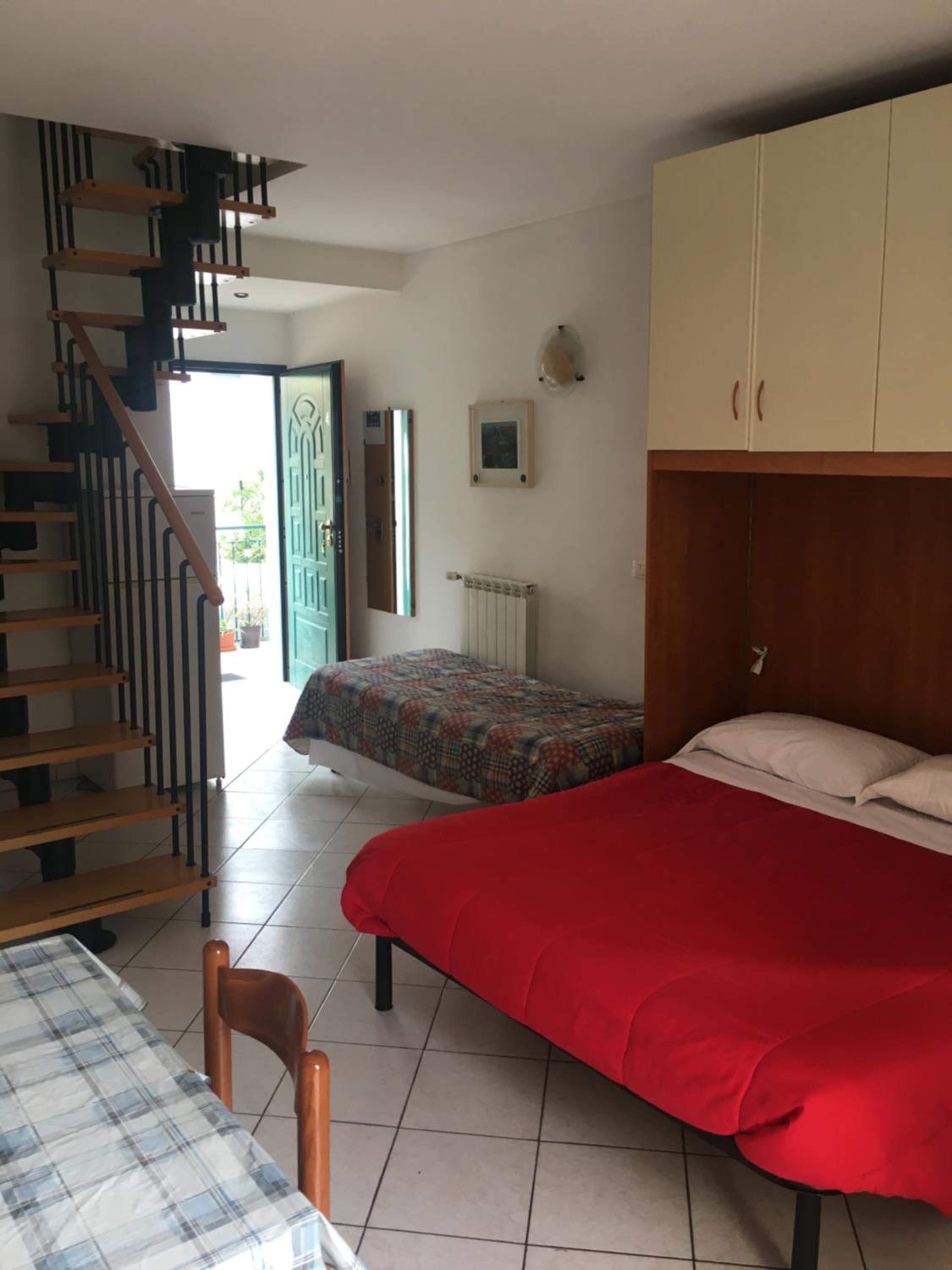 Apartment with Balcony - Photo 4