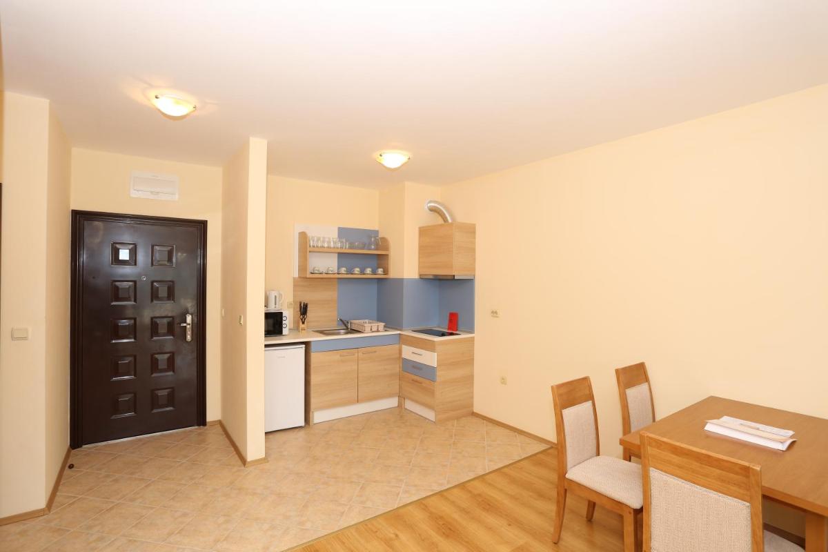One-Bedroom Apartment with Balcony - Photo 5