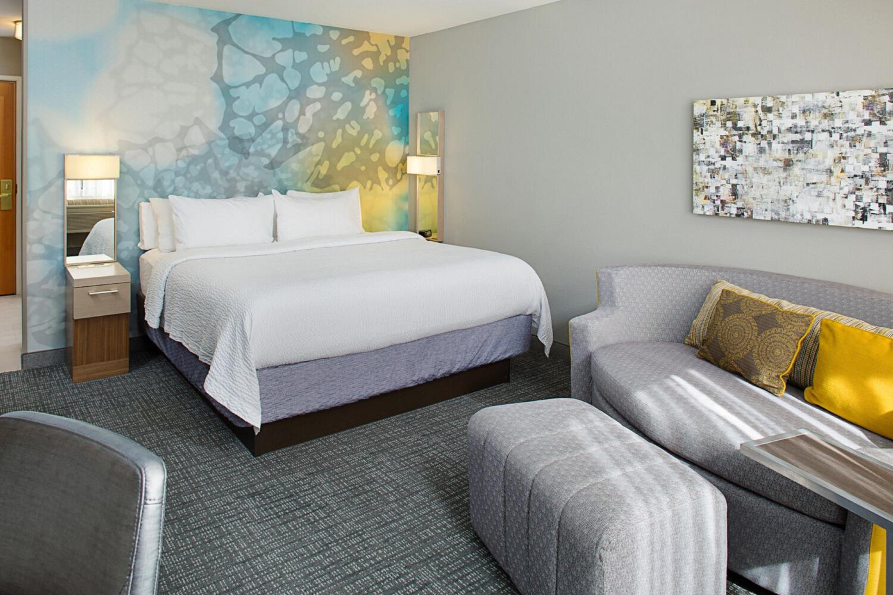 King Room with Bathtub and Sofa Bed - Mobility Access