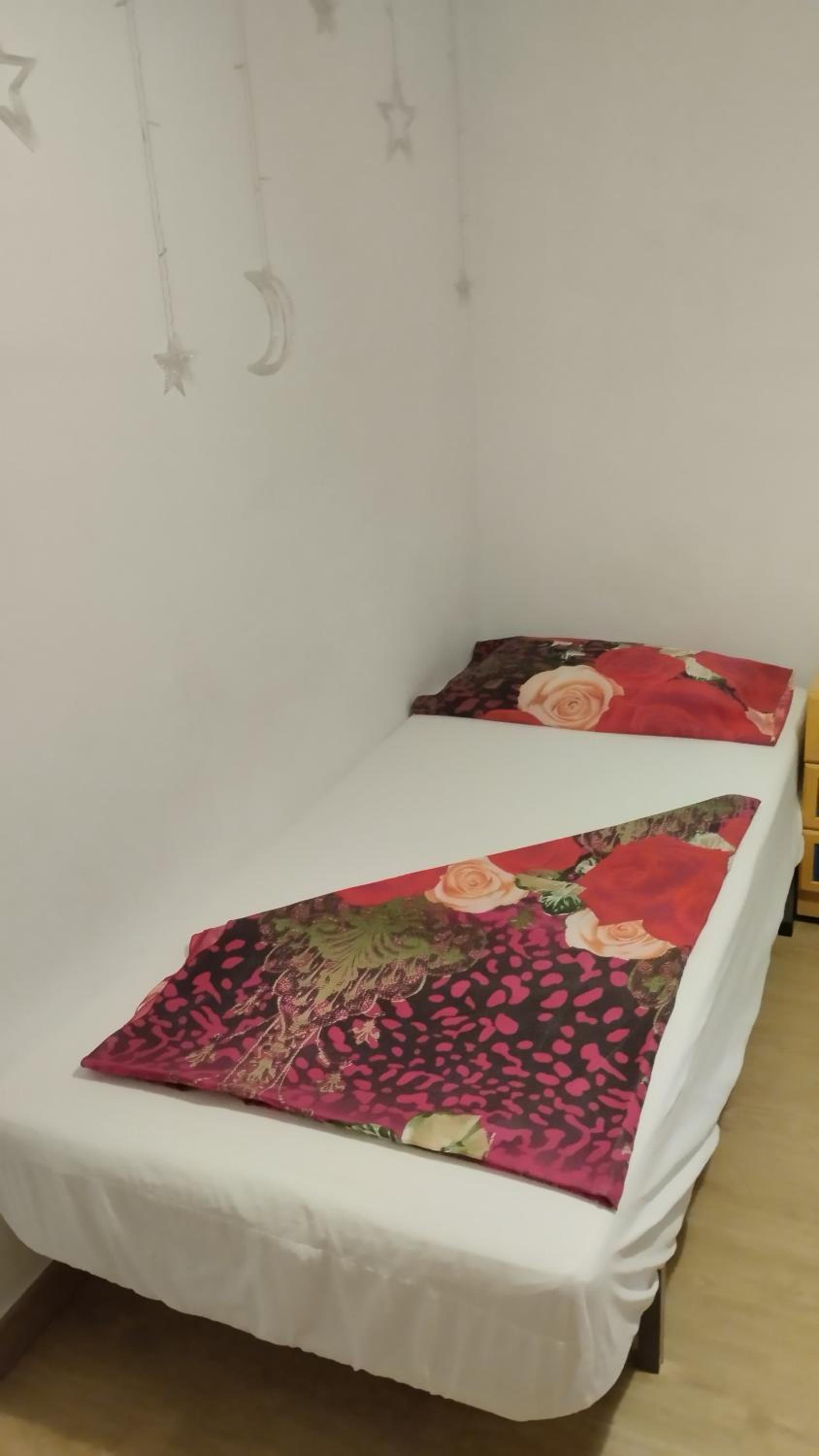 Economy Triple Room with Shared Bathroom photo 2