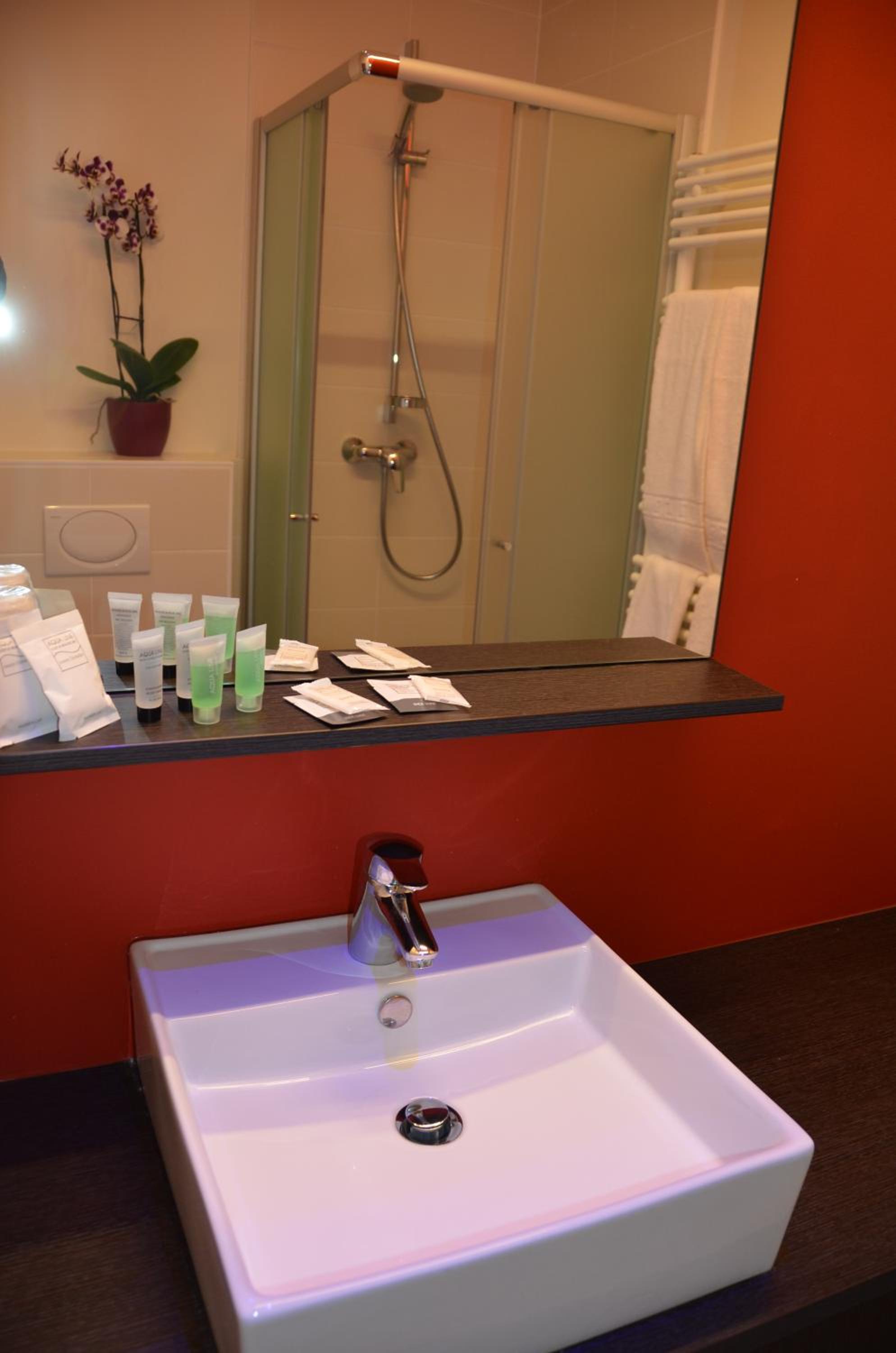 Double Room with Private Bathroom photo 2