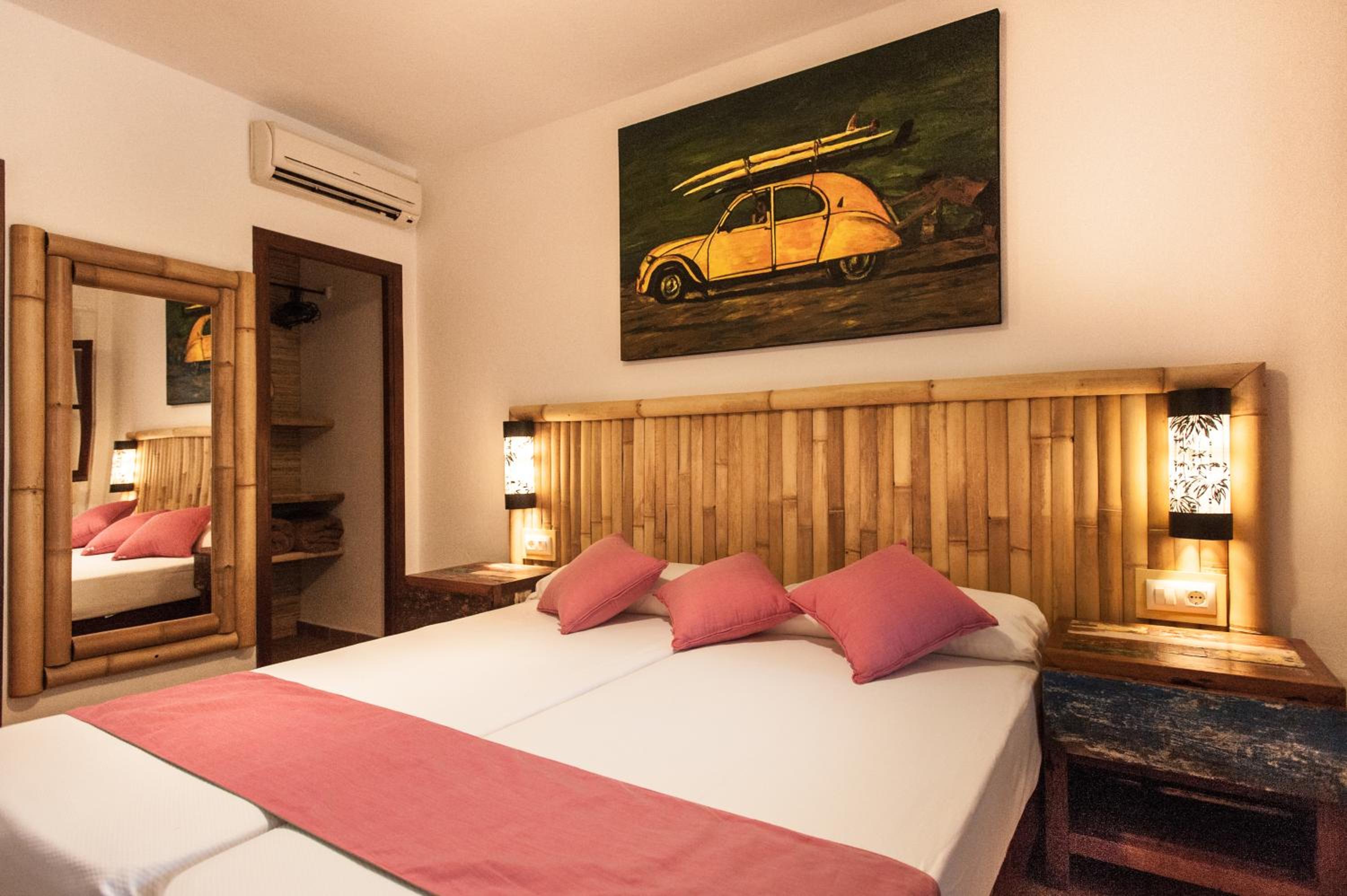 Habitación Doble Estándar o con Dos Camas Individuales.