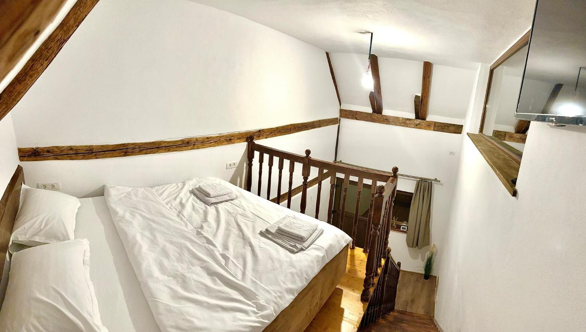 Double Room with Private Bathroom photo 2
