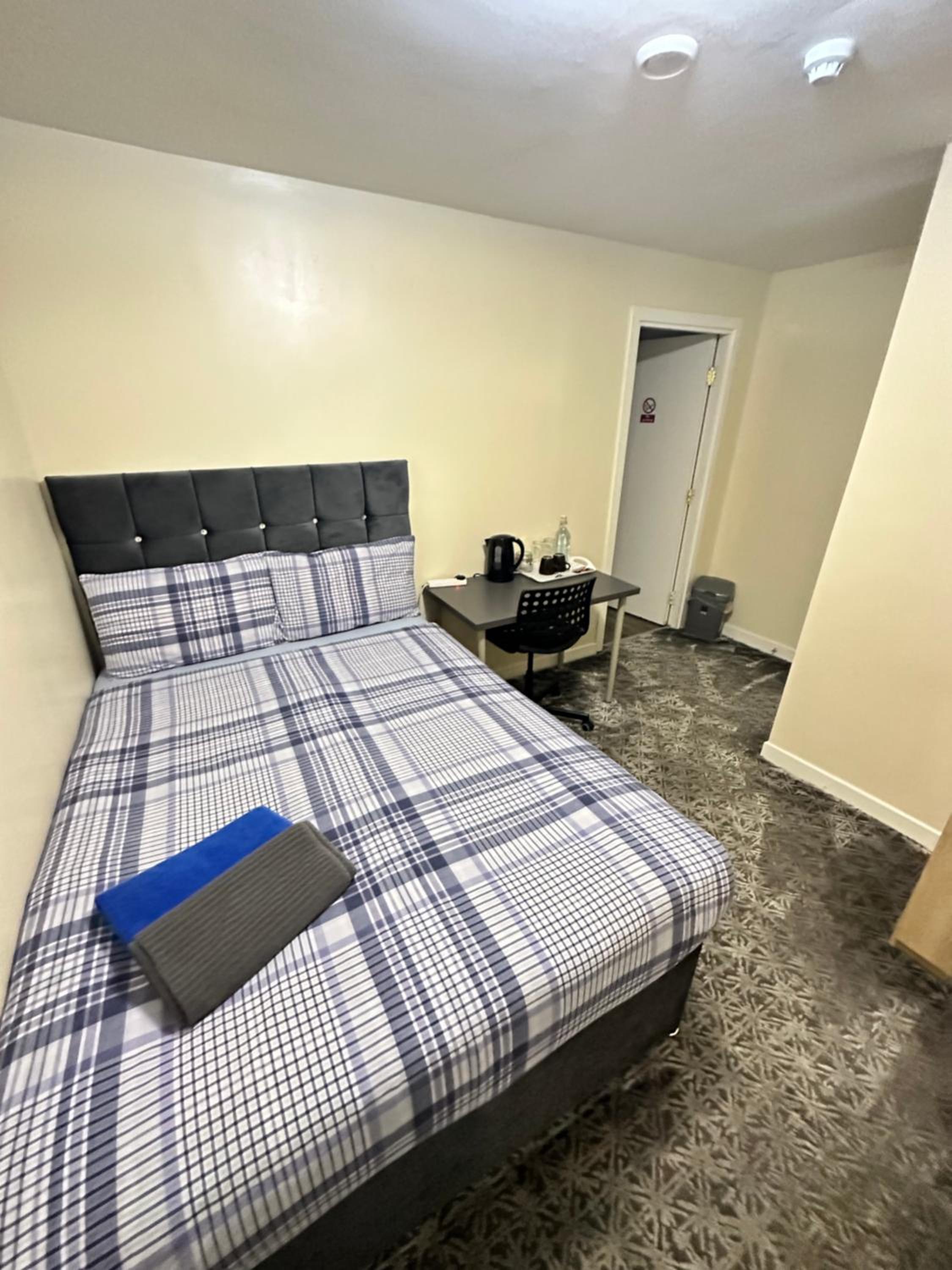 Budget Double Room photo 3