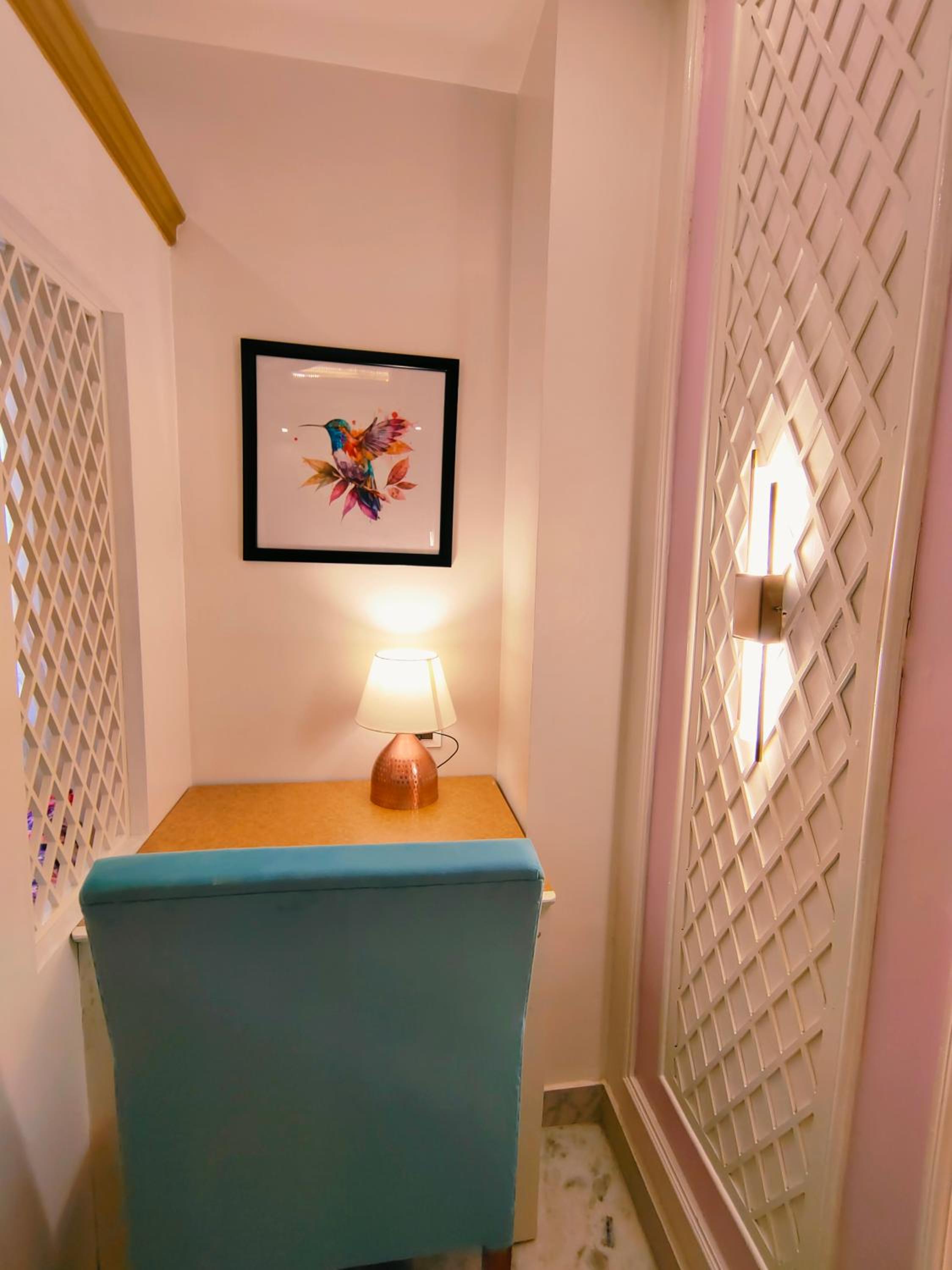 Lavender Theme Neo modern Room with Designer Bed and Extra Day Bed: Enjoy 10% off on - F&B, Spa, car Hire, Complimentary Welcome Drink & Hi-Tea, Candlelight Dinner & Room Decoration Available  - Photo 7