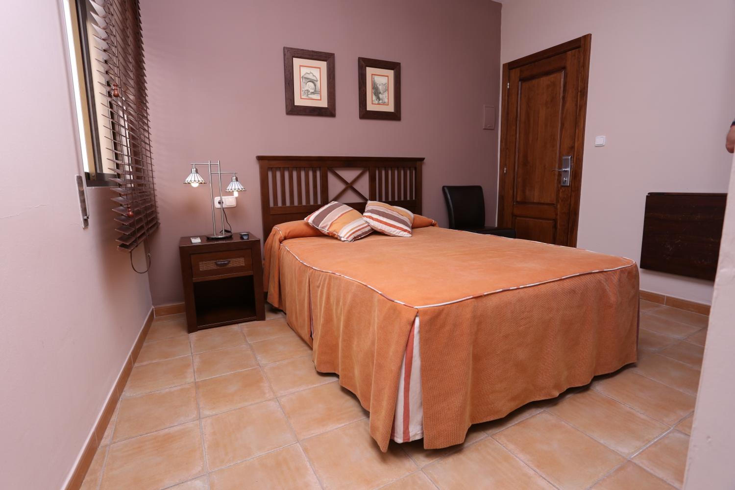 Double Room - Photo 4