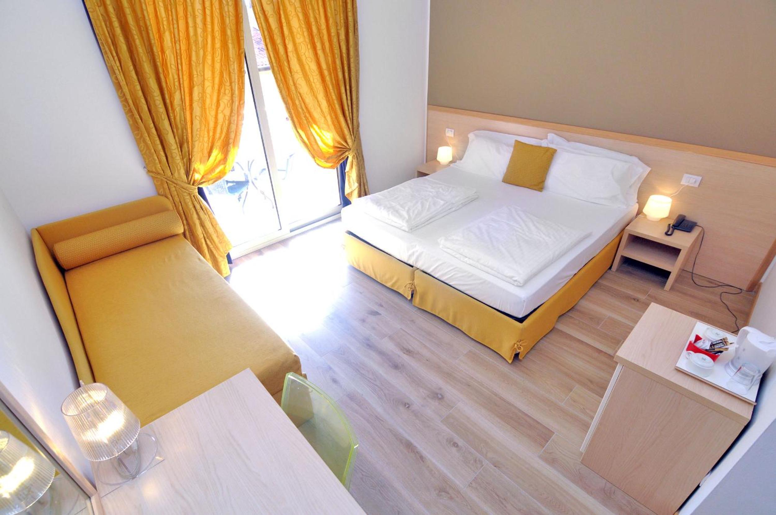 Triple Room with Balcony - Photo 1
