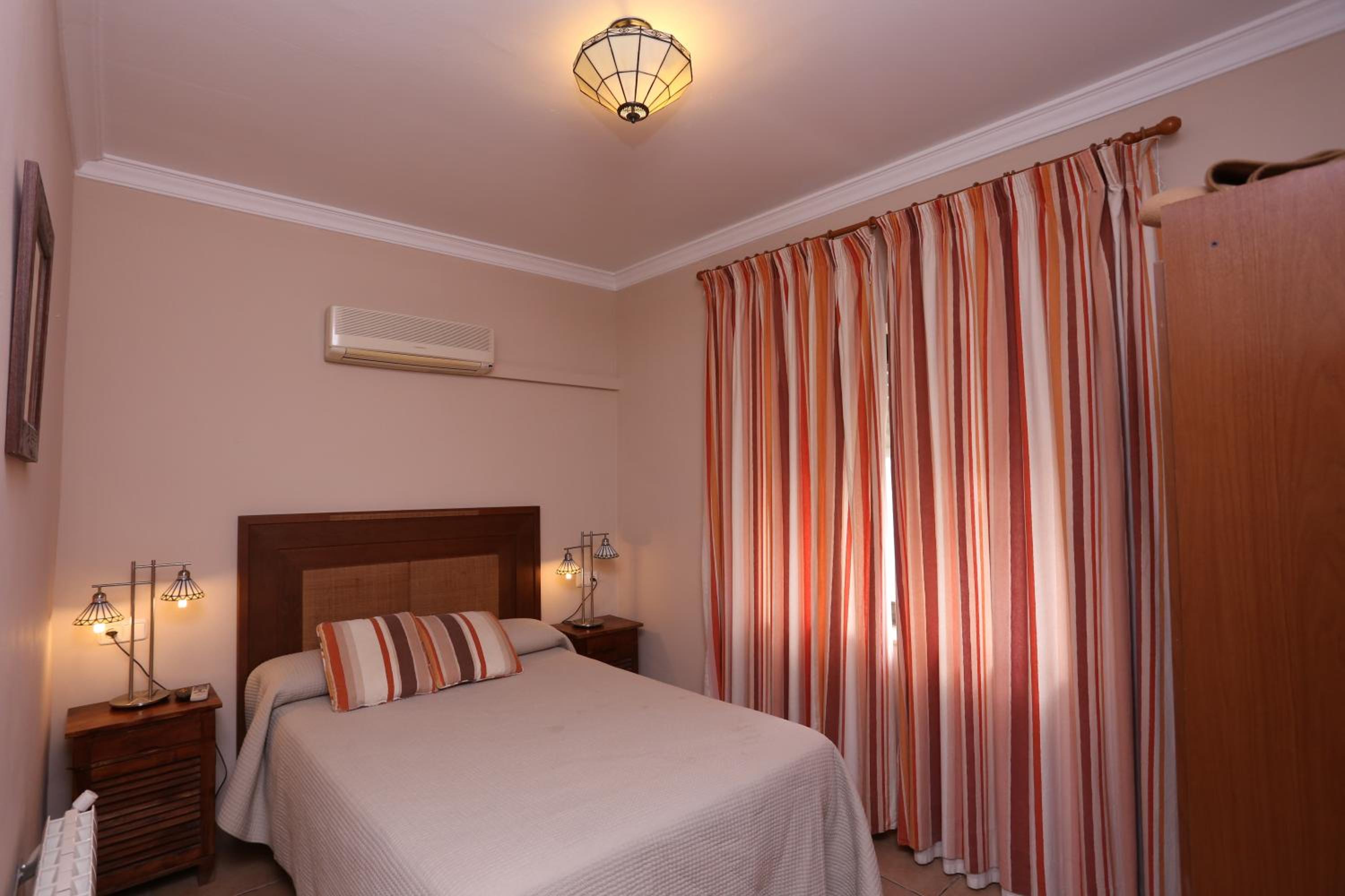 Double Room - Photo 12