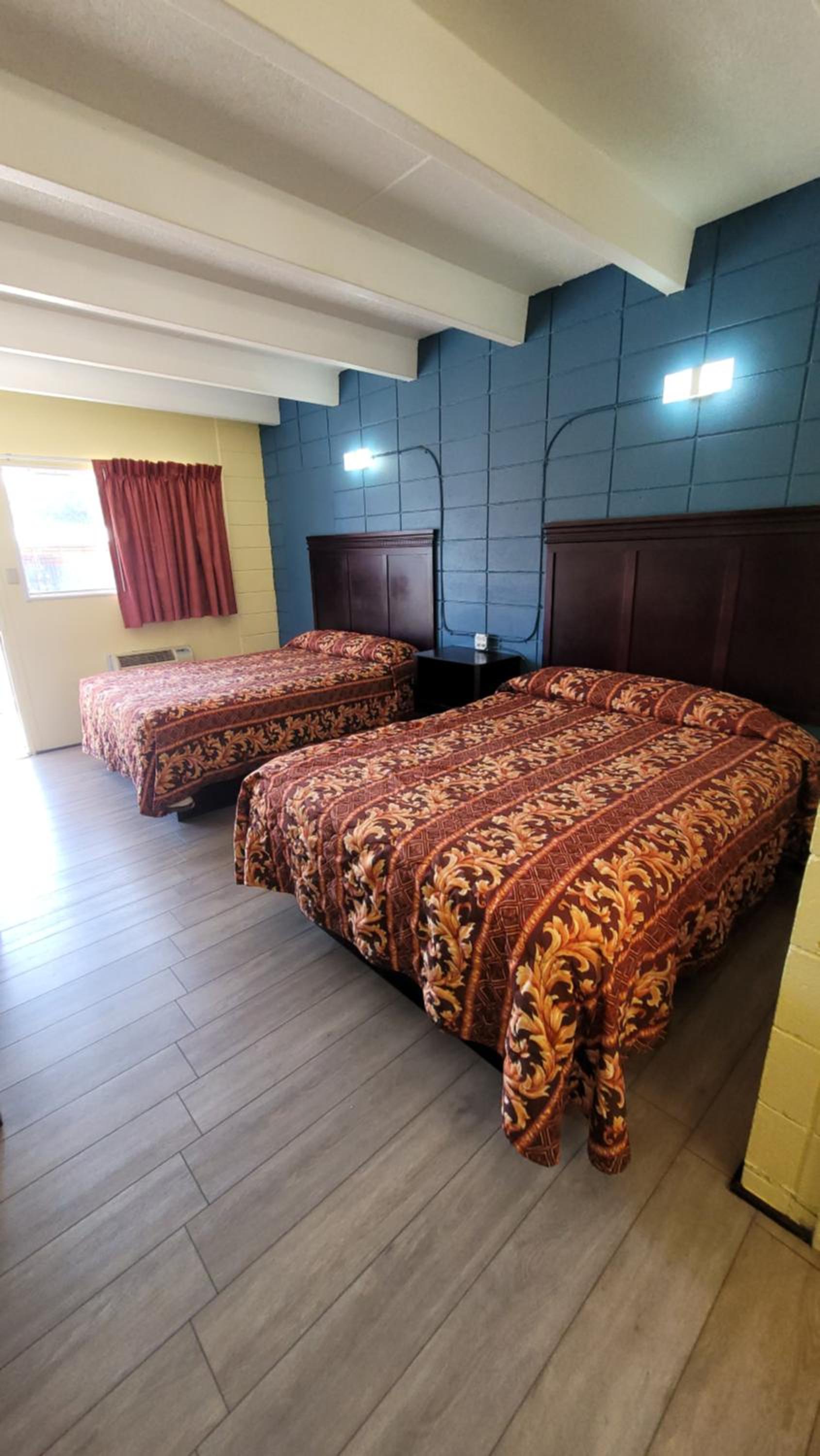 Budget Double Room - Photo 4