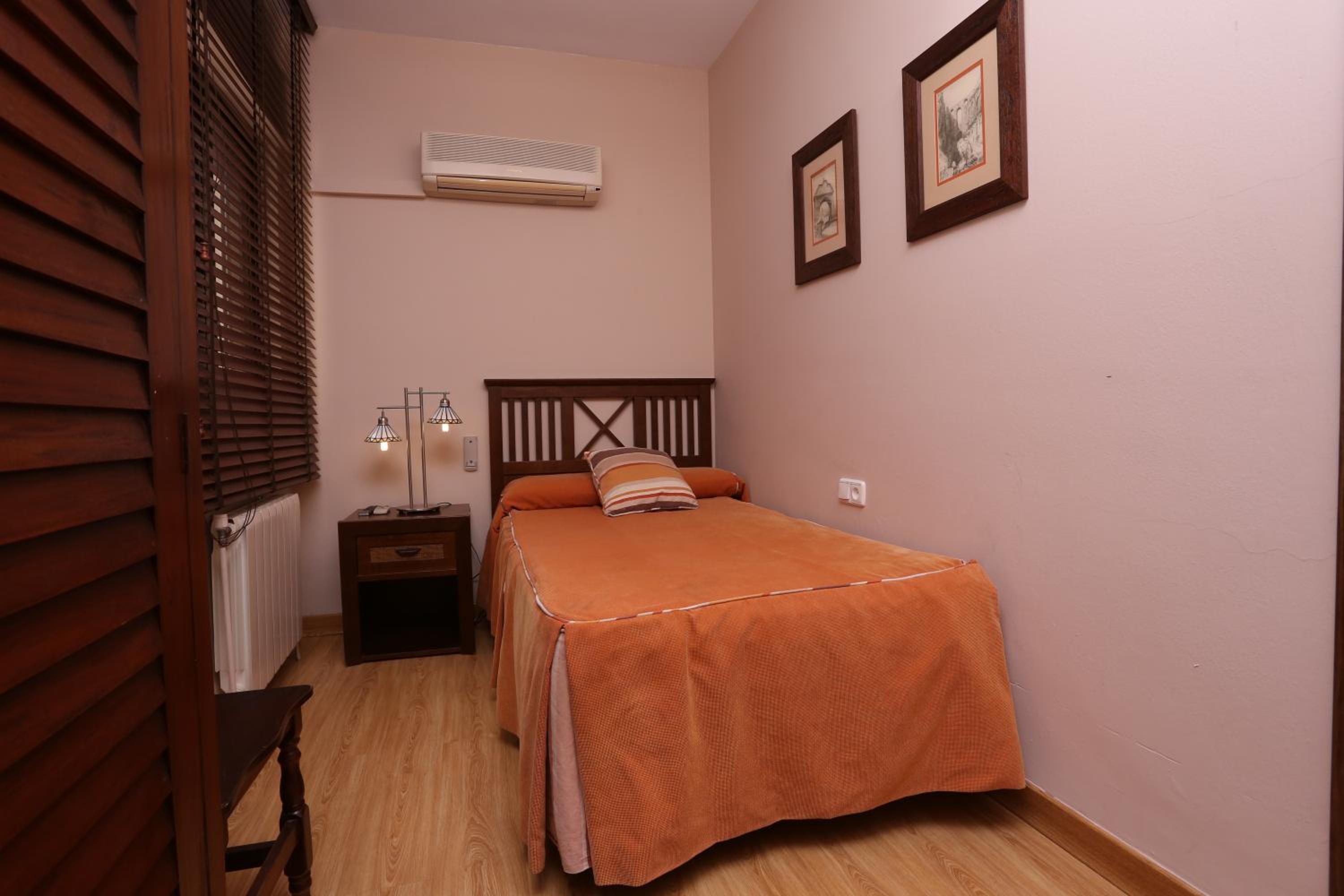Single Room photo 3