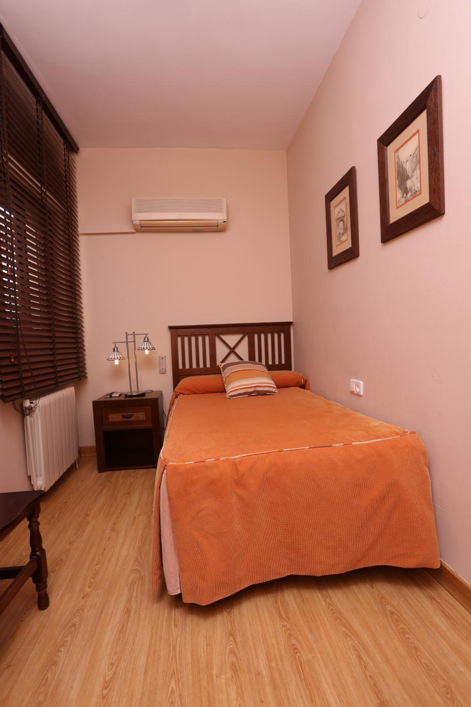 Single Room photo 2