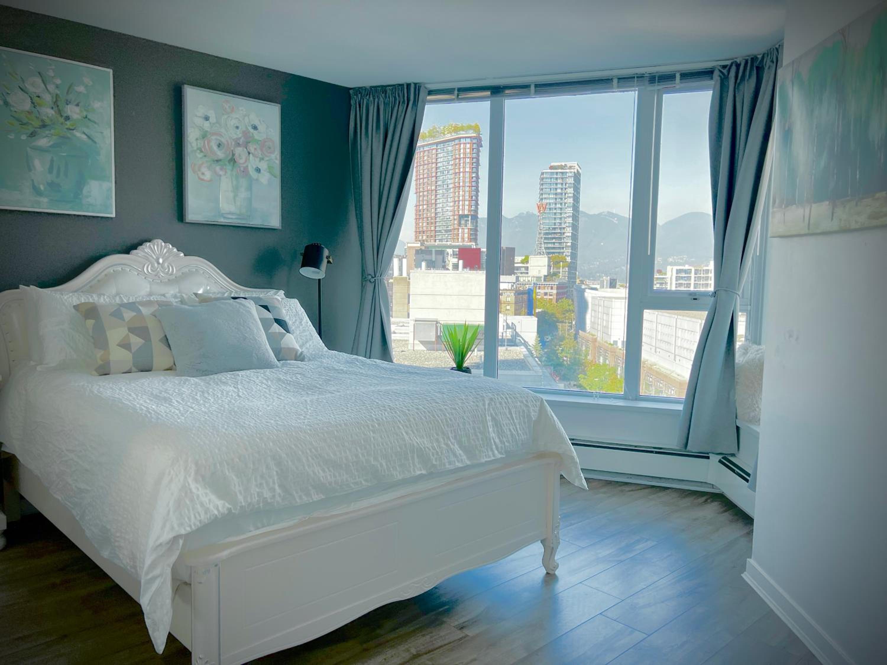 Apartment photo 2