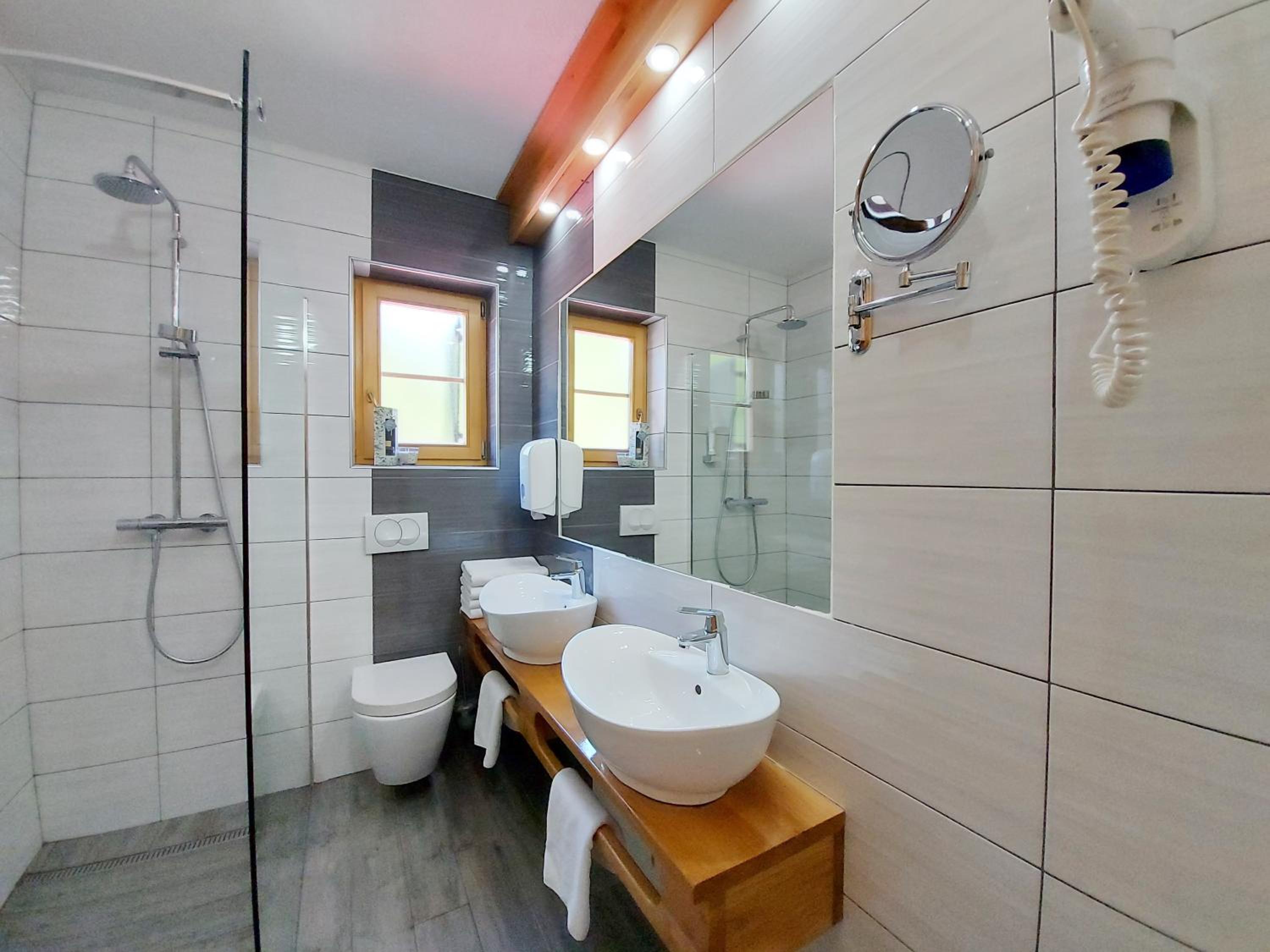 Superior Quadruple Room photo 2