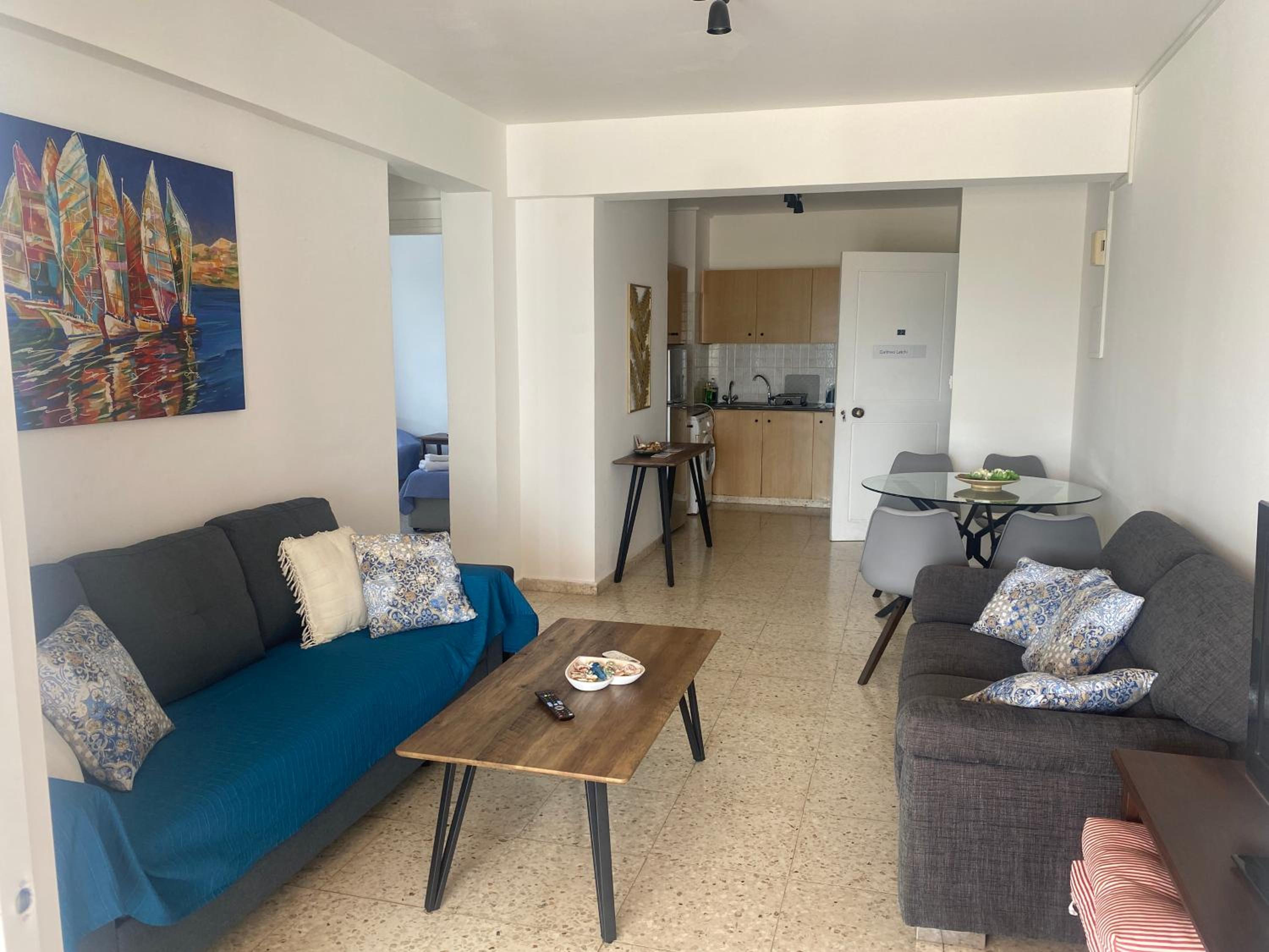 Apartment with Balcony - Photo 15